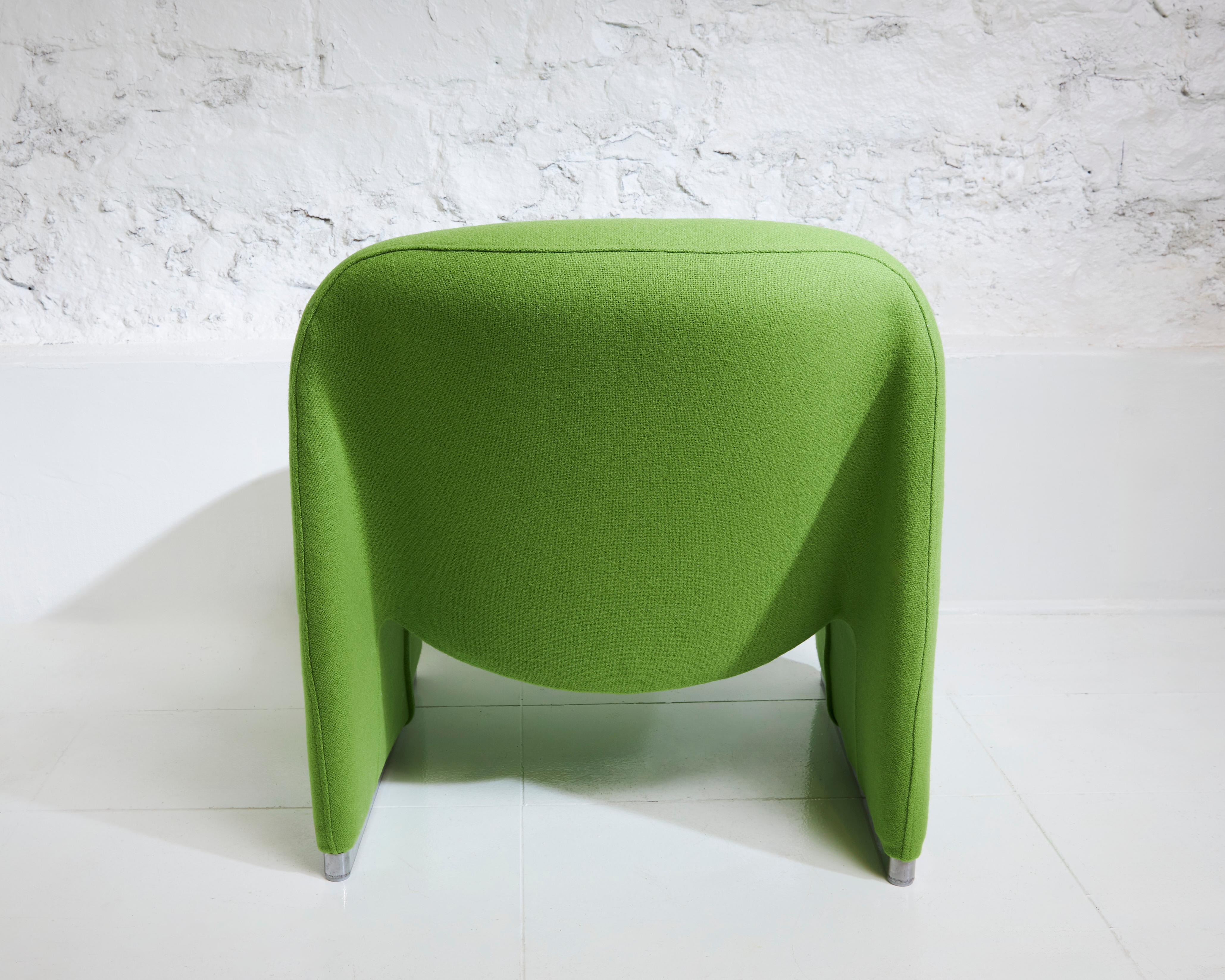 Alky Armchair by Giancarlo Piretti In Excellent Condition For Sale In Toronto, ON