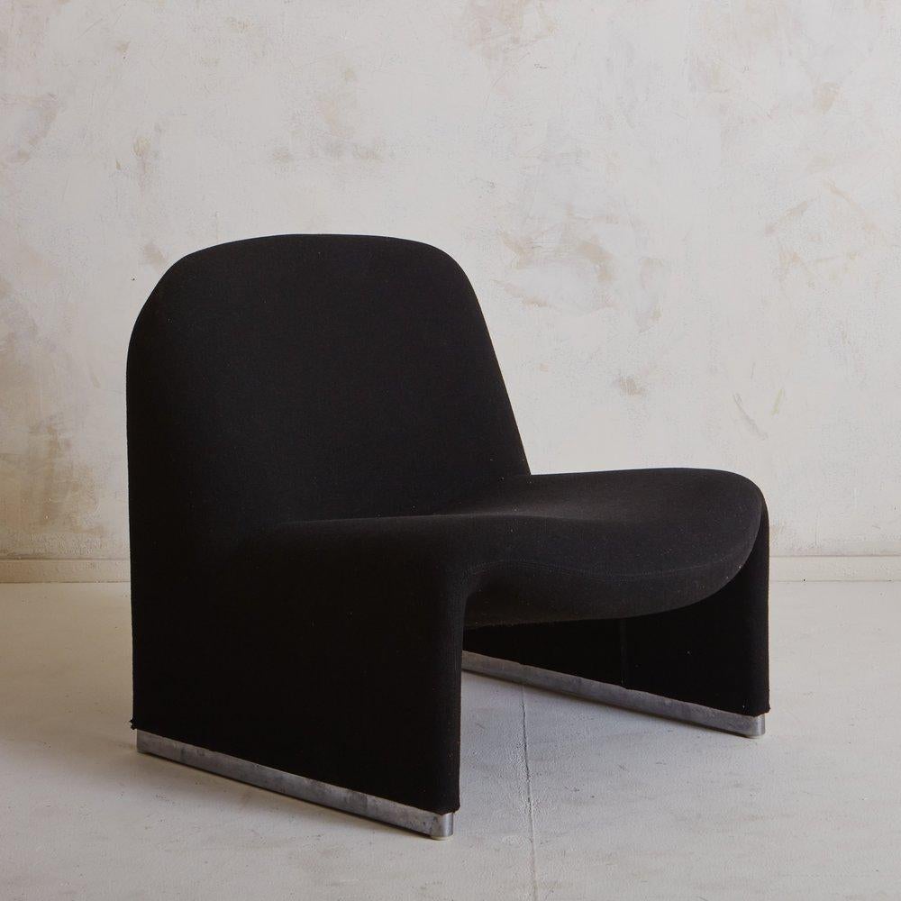 The Alky chair was designed by Giancarlo Piretti for Castelli in 1969. Sculptural, fantastic modern design - the Alky chair was exhibited with the Piretti Collection at NeoCon in 1988. This chair looks amazing from every angle and floats beautifully