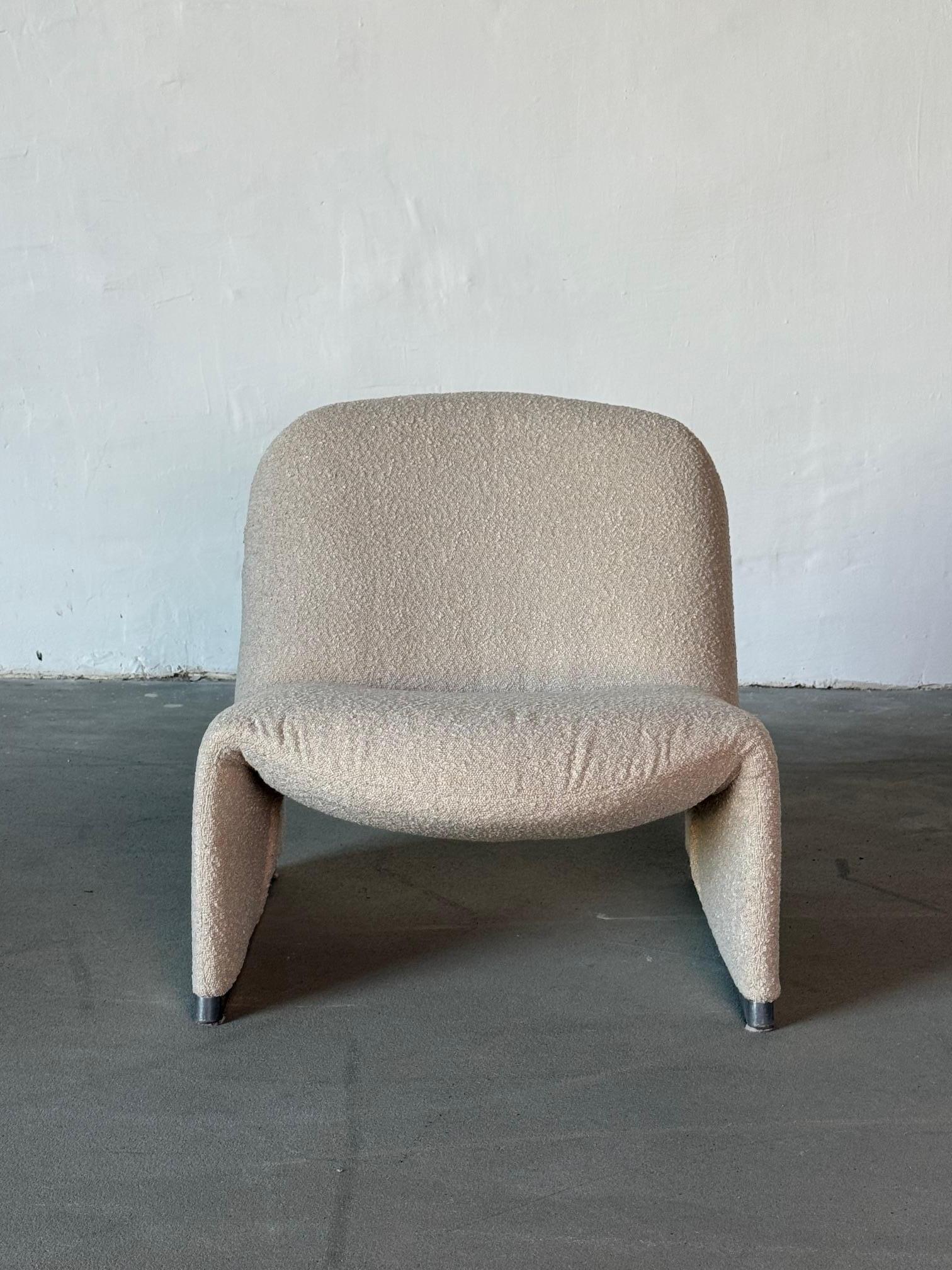 Restaurierter Alky-Stuhl von Giancarlo Piretti aus Muschel-Bouclé - moderner italienischer Klassiker

KOSTENLOSE LOKALE LIEFERUNG IN NEW YORK

Dieser wunderschön restaurierte Alky-Stuhl, der ursprünglich von Giancarlo Piretti in den 1970er Jahren