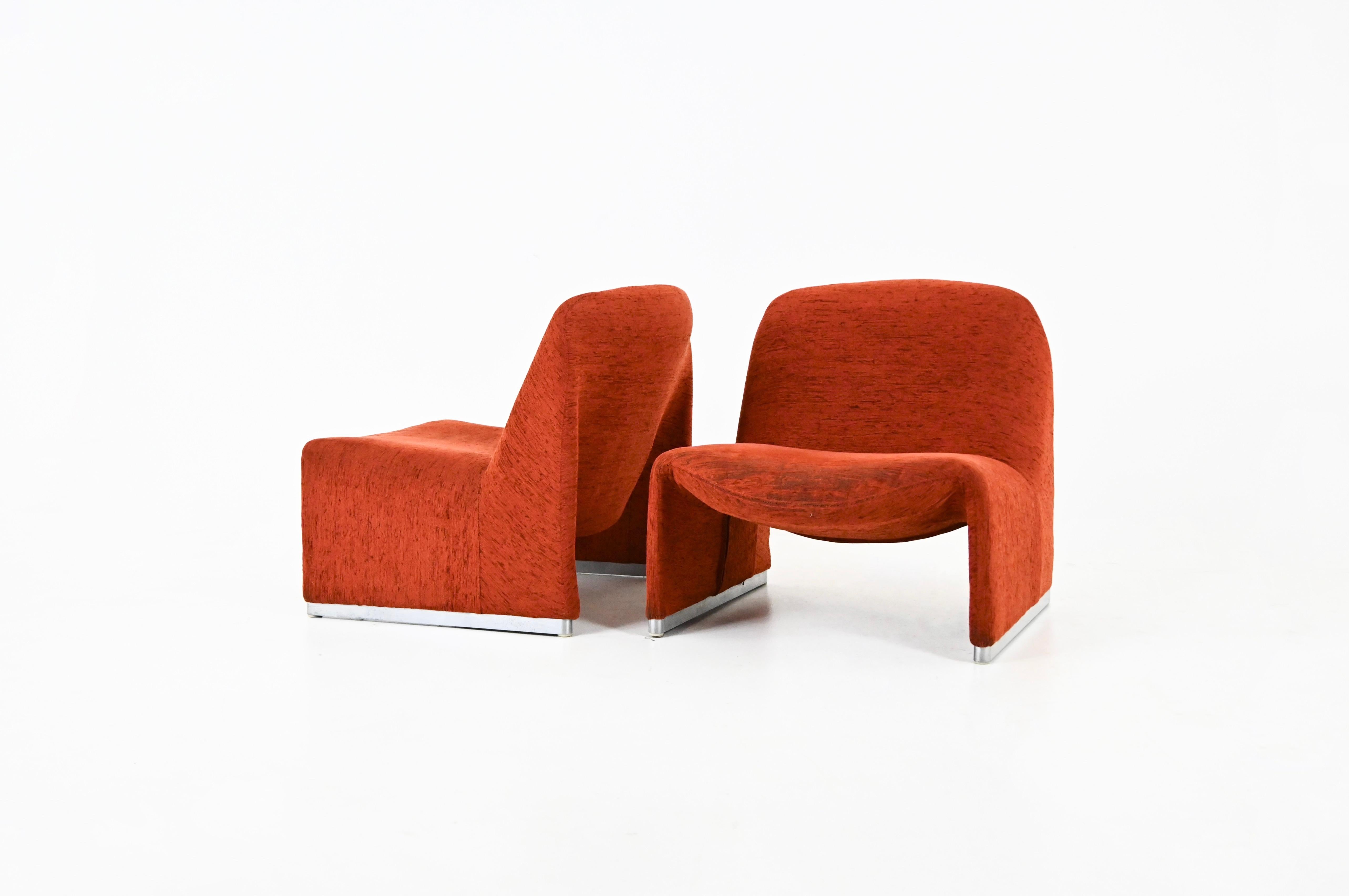 Pair of alky chairs in red fabric, numbered on the legs. Seat height: 37 cm.  Wear due to time and age. 
FOR SHIPPING, REQUEST US FOR RECEIVE THE BEST PRICE
