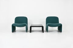 Alky Chairs + Table by Giancarlo Piretti for Anonima Castelli, 1970s, Set of 3