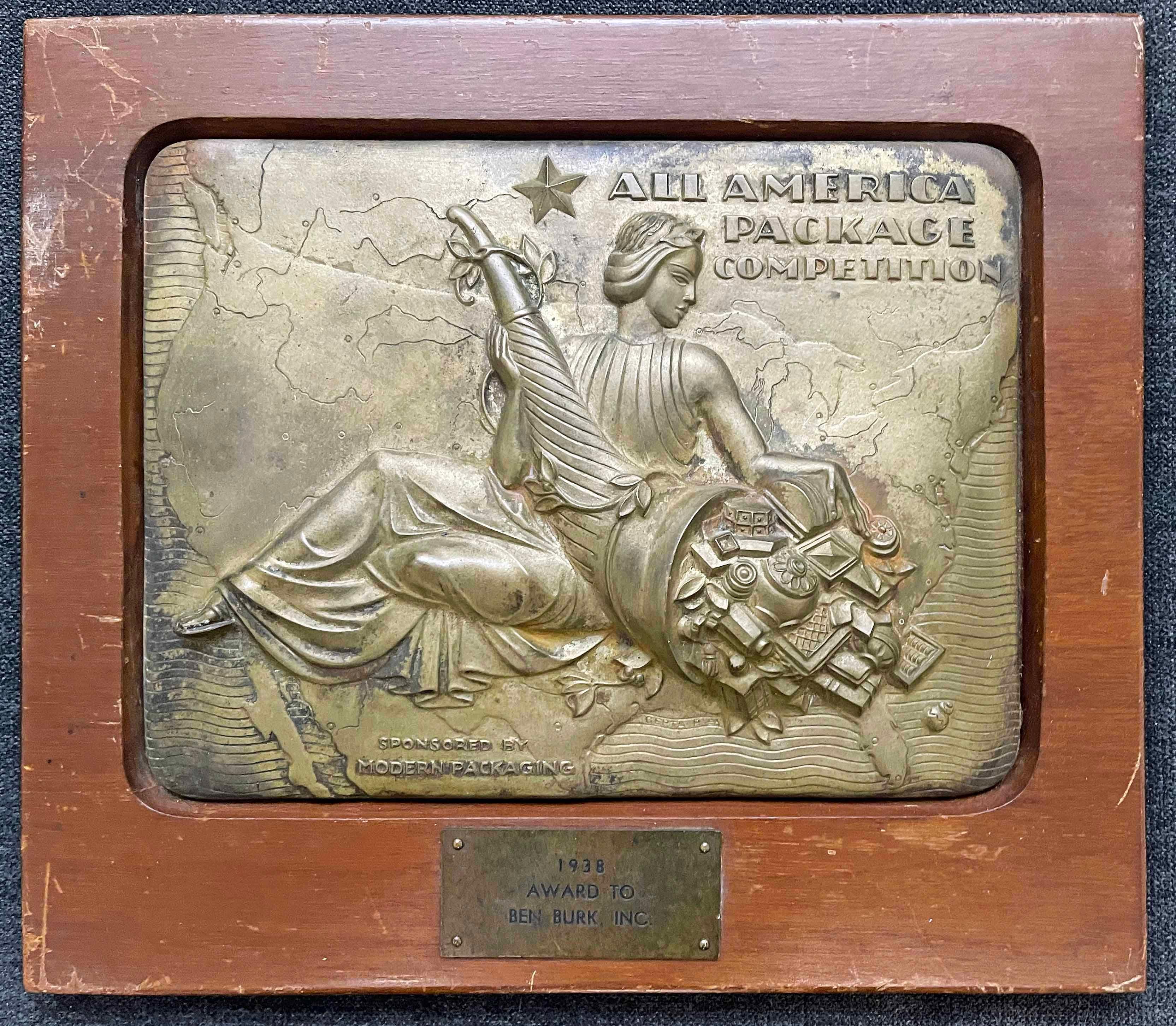 Moulage « All America Package Competition », panneau de bronze sculptural Art Déco rare de Ries en vente