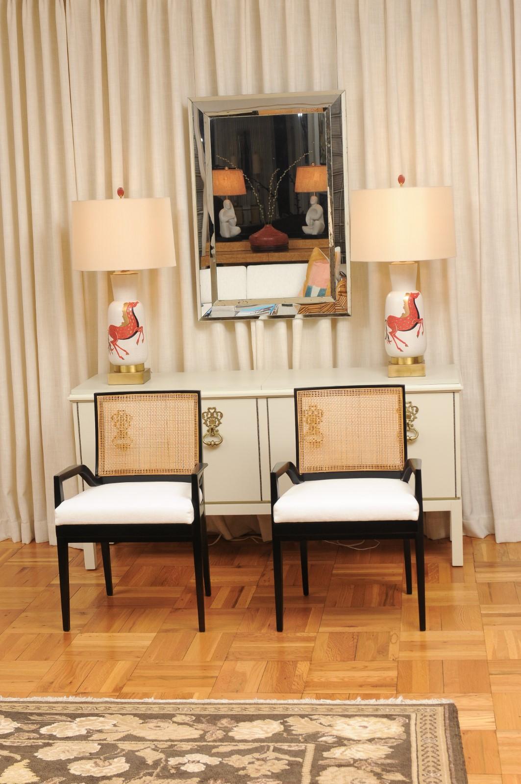 Milieu du XXe siècle ALL ARMS Ensemble de 8 chaises de salle à manger en cannage laqué noir par Michael Taylor, vers 1960 en vente