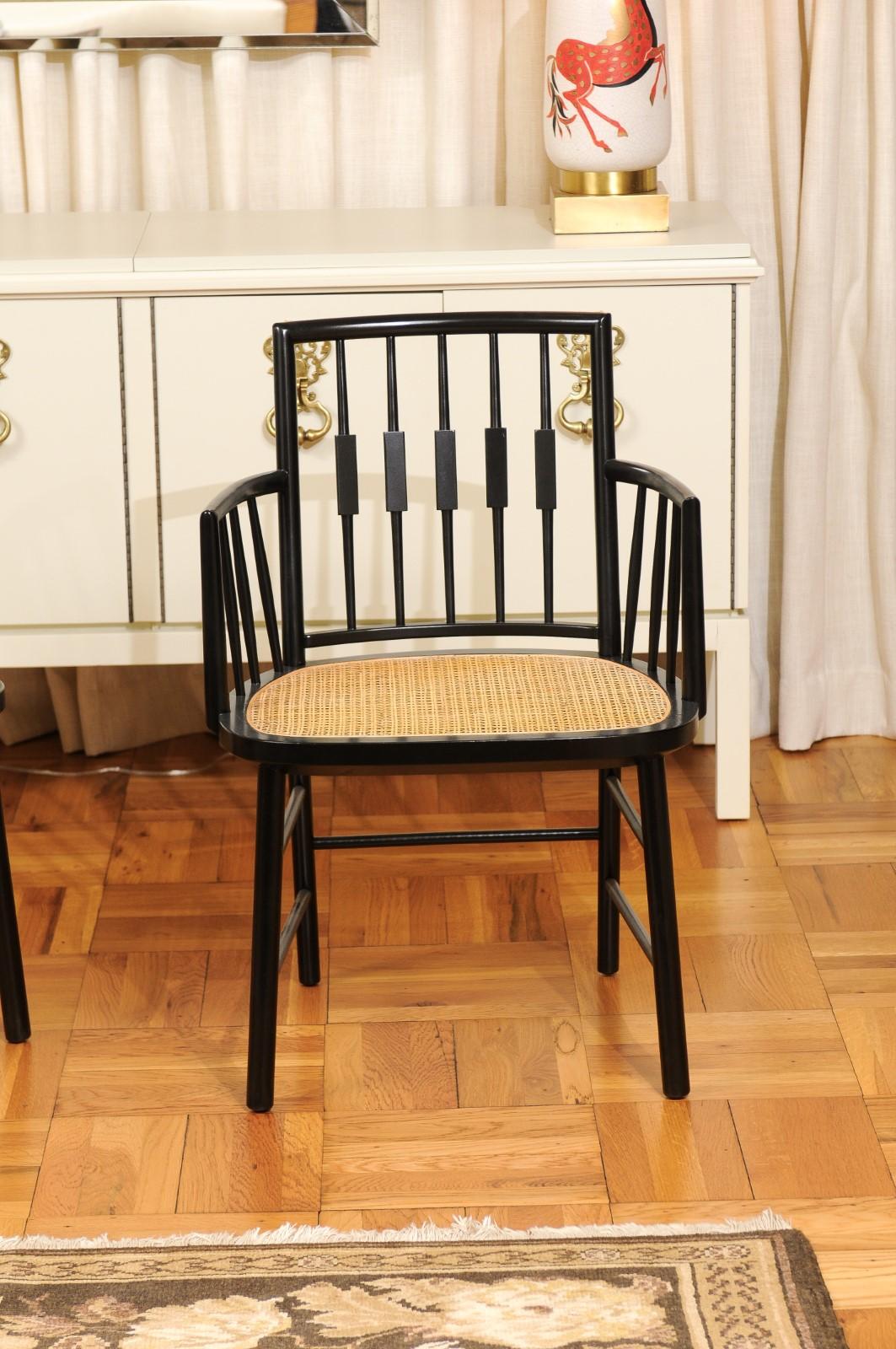 All Arms-Sterling Set of 14 Modern Windsor Cane Chairs by Michael Taylor In Excellent Condition For Sale In Atlanta, GA
