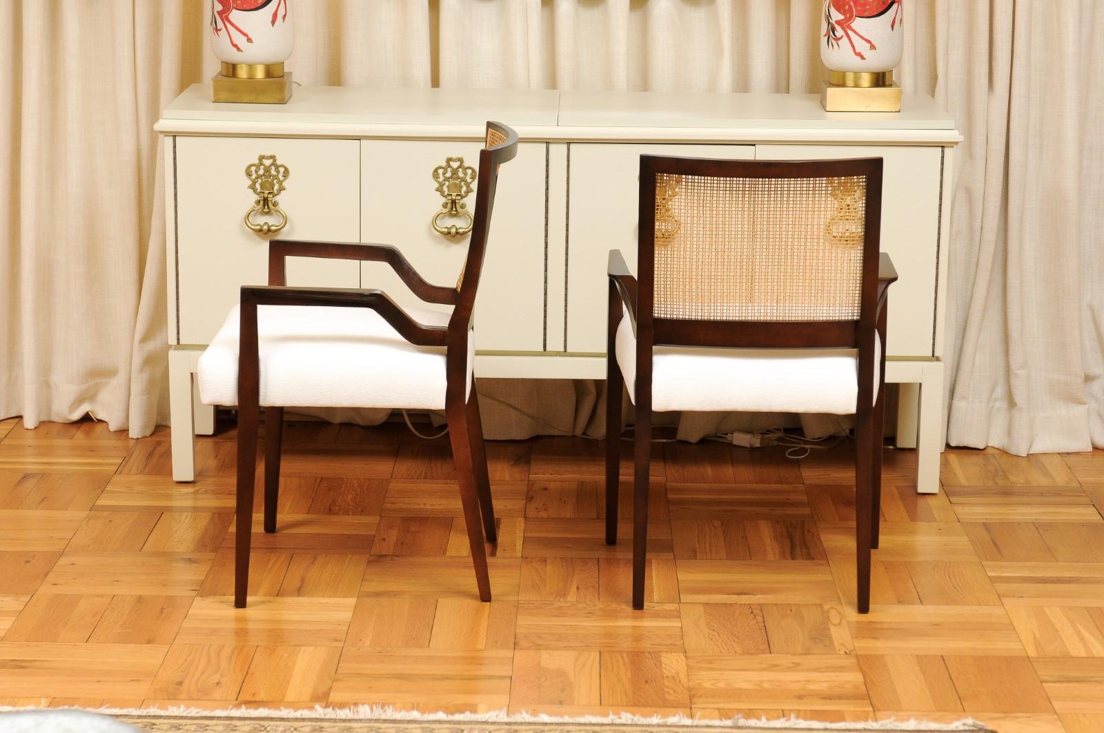 Set di 12 sedie da pranzo in canna di Michael Taylor, circa 1960. in vendita 3