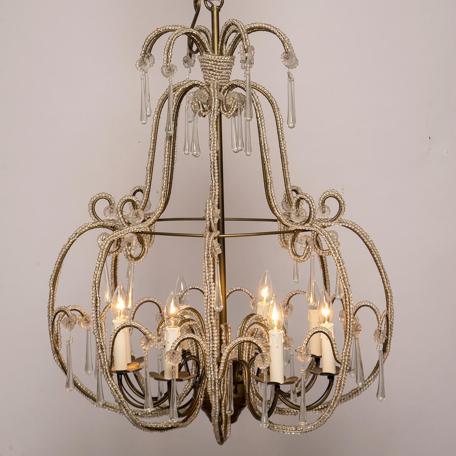 Lampadario a otto luci in stile francese con tutte le perline in vendita 5