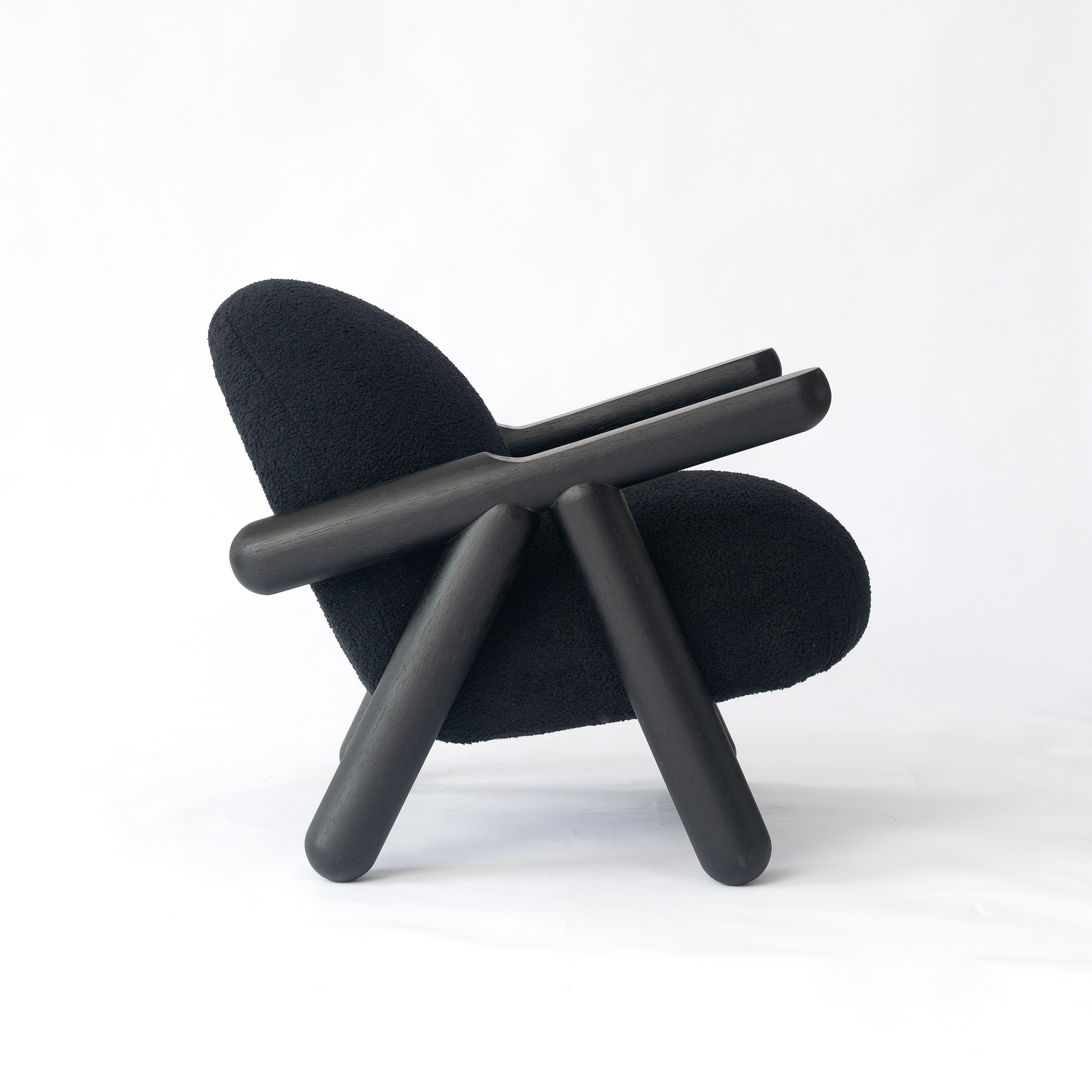All Black Fartura Armchair in Neotenic Style by Tiago Curioni In New Condition For Sale In Sao Paulo, SP