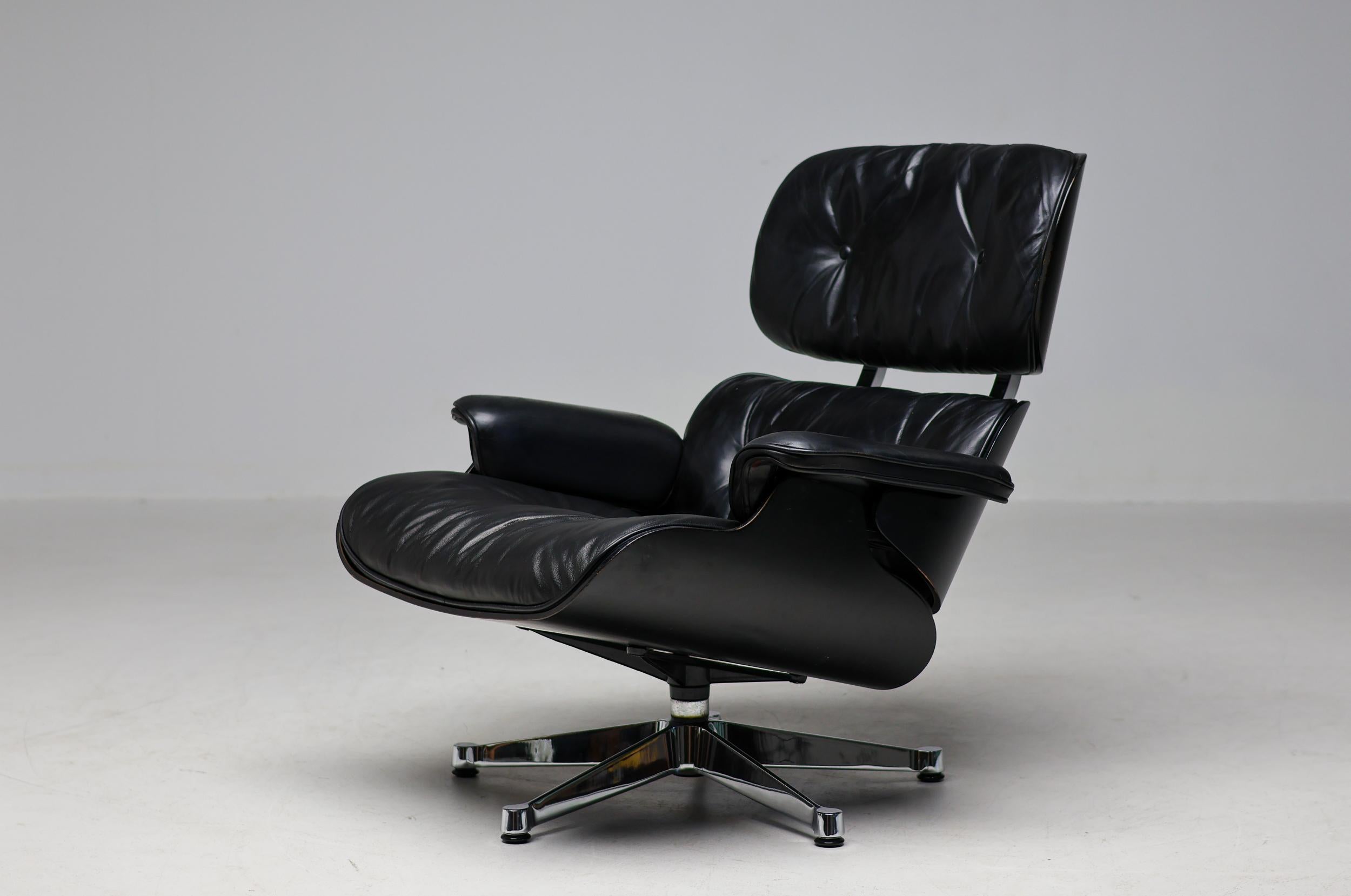 Ganz schwarzer Herman Miller Eames 670 Lounge Chair, 1979 im Angebot 5