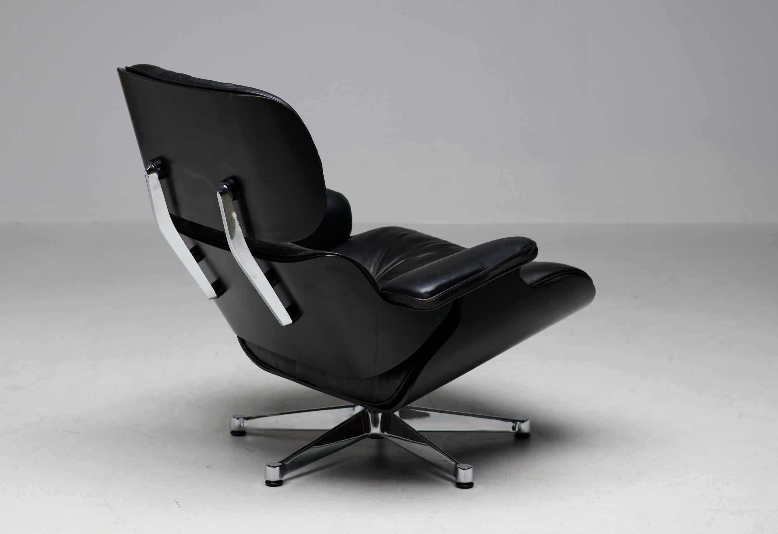 Mid-Century Modern All Black Herman Miller Eames 670 Lounge Chair, 1979 For Sale