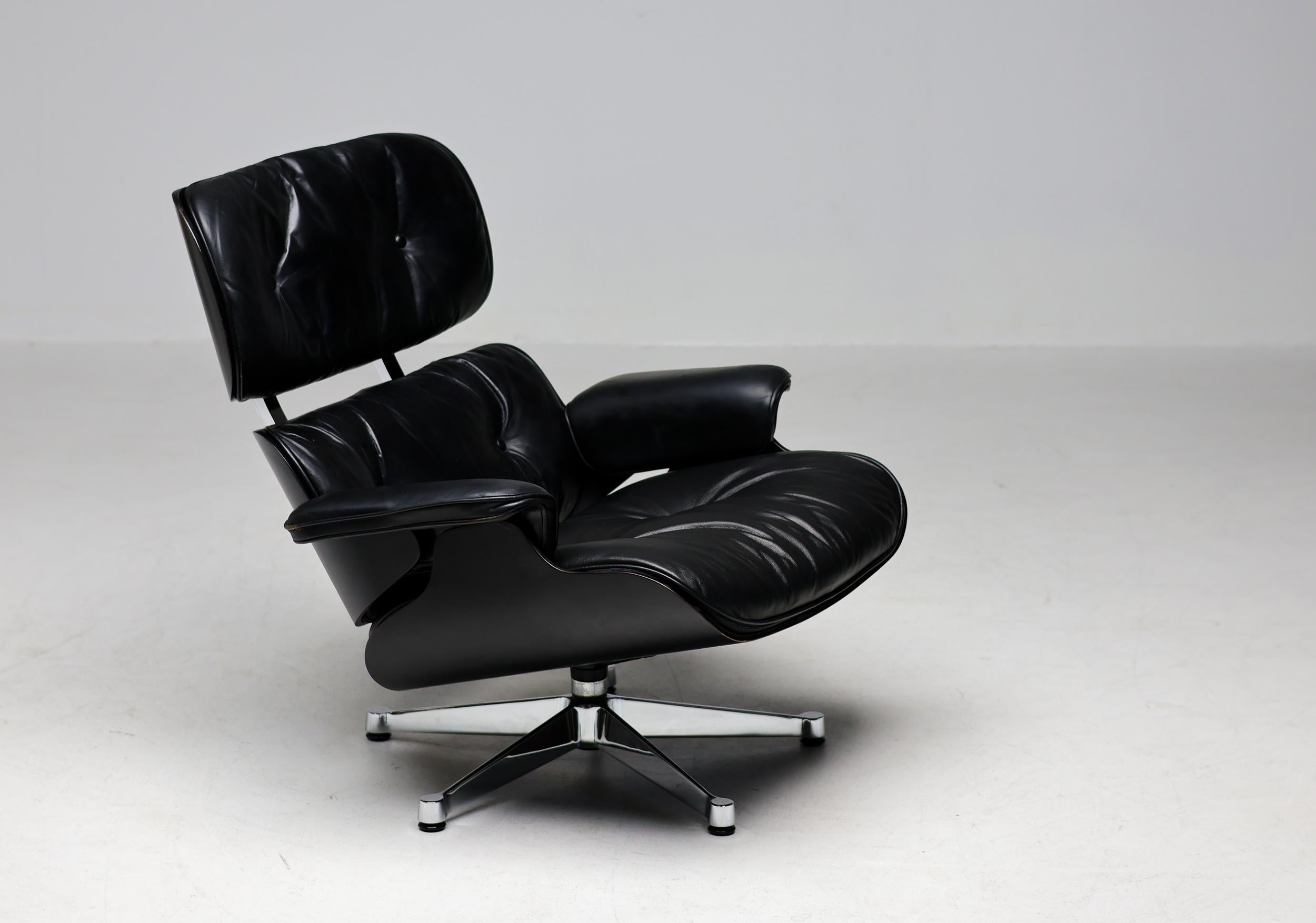 American All Black Herman Miller Eames 670 Lounge Chair, 1979 For Sale