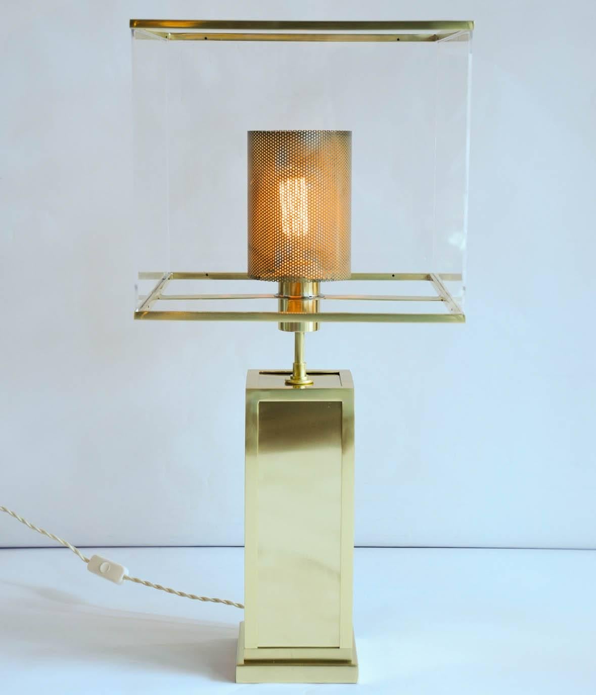 All Brass Rectangular Lamps with Plexiglass Lampshades In Excellent Condition In Saint-Ouen, IDF