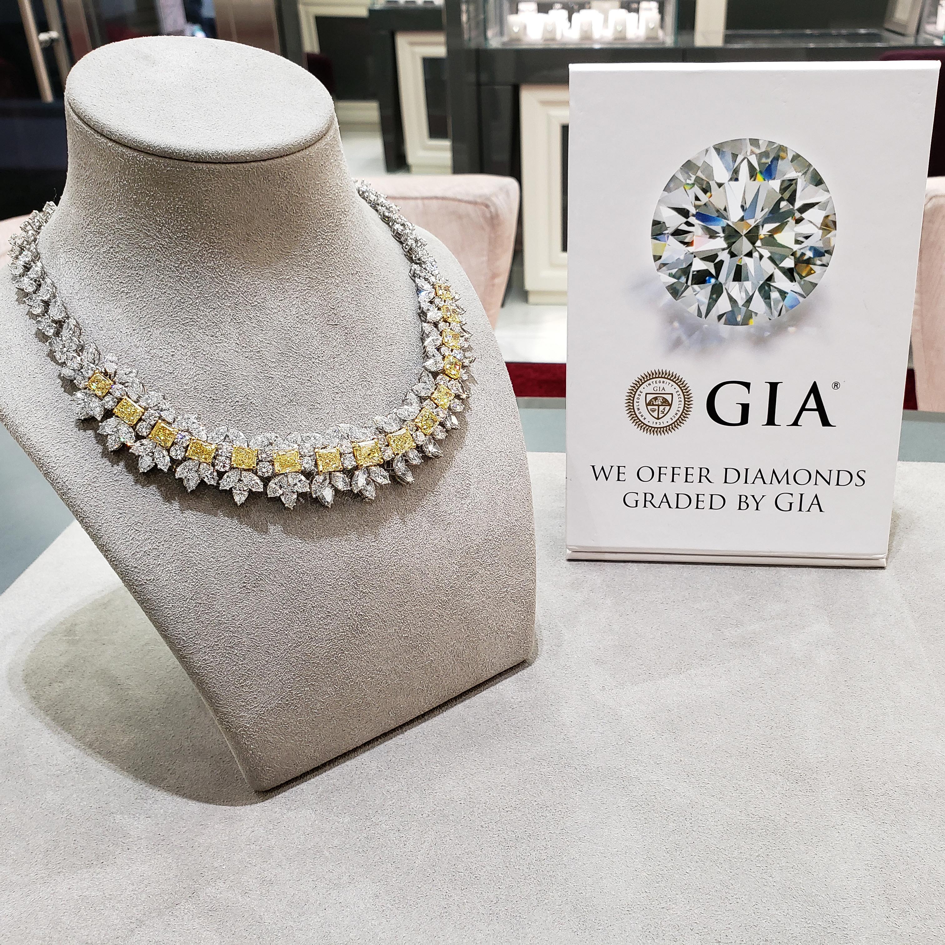 Roman Malakov Collier de diamants jaunes et blancs intenses certifiés GIA Neuf - En vente à New York, NY