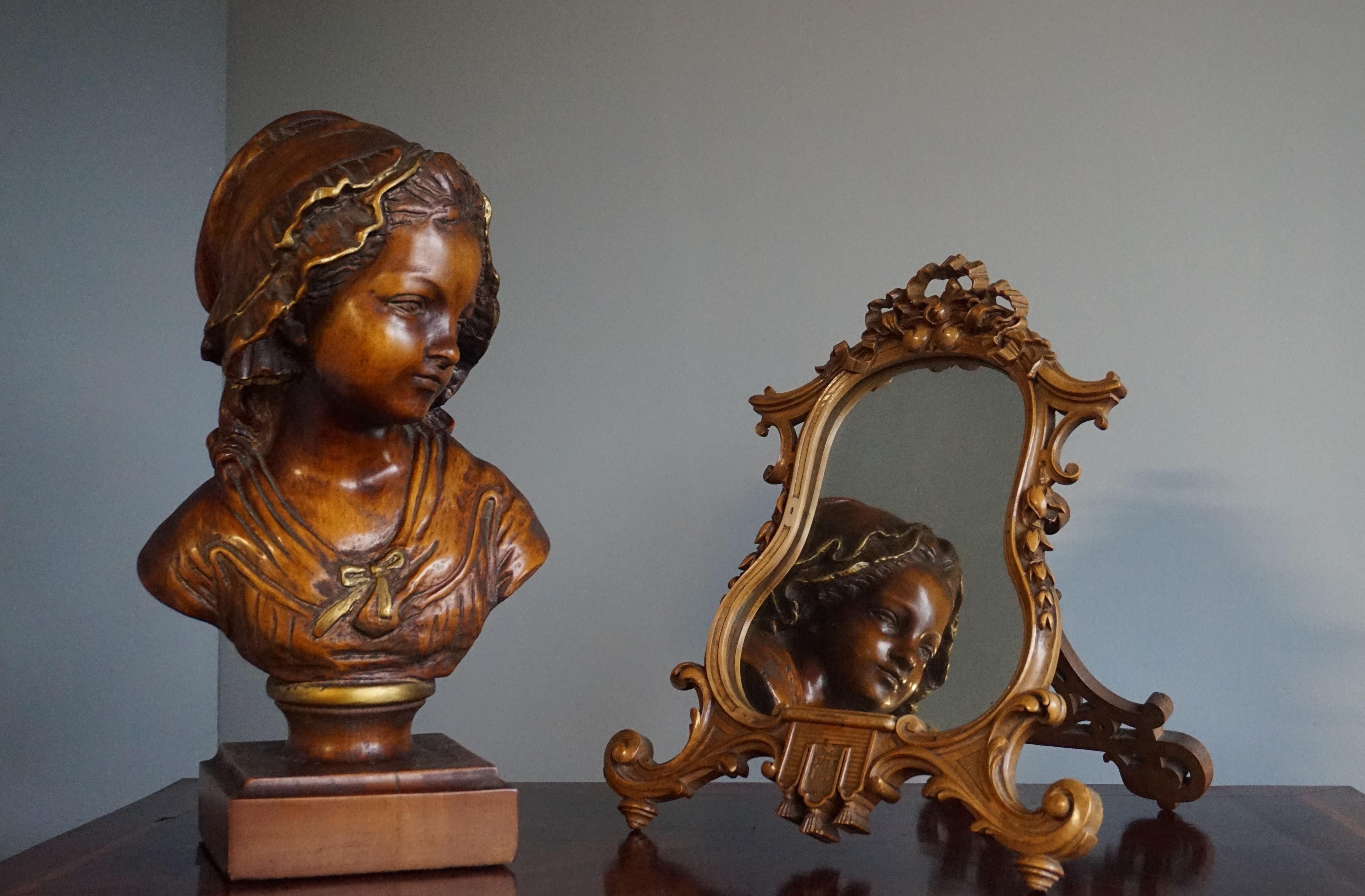 Sculpture de jeune fille en bois sculptée à la main de l'époque Arts & Crafts avec une patine exceptionnelle 5