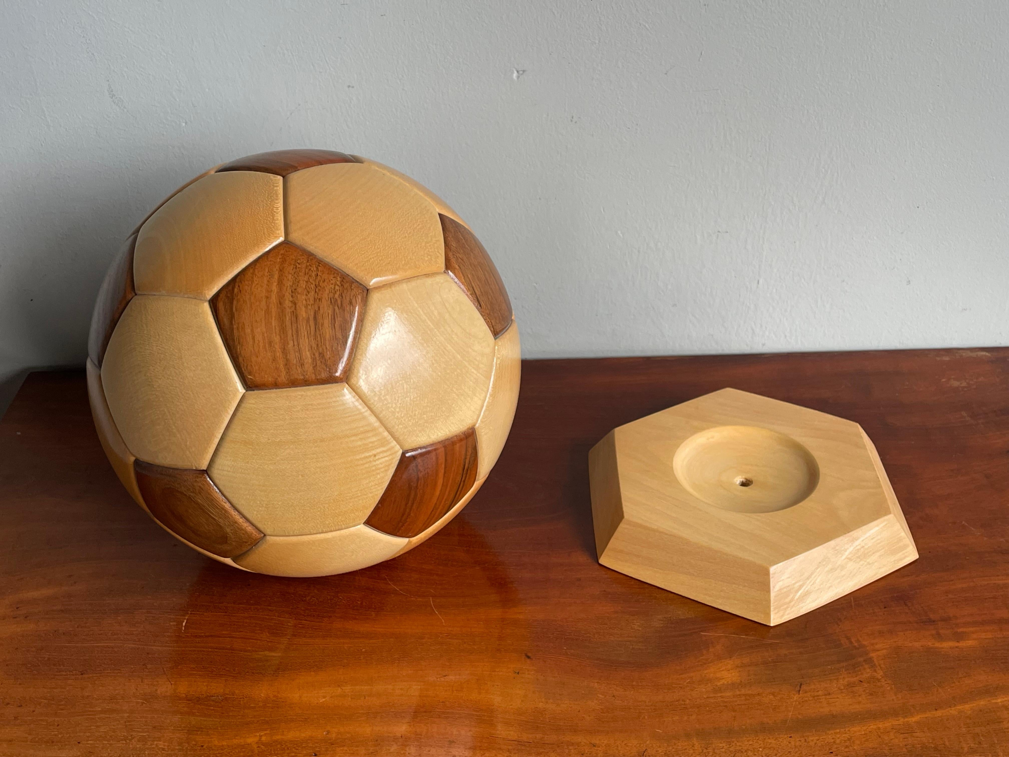 All Handmade Vintage 1980s Wooden Soccer Ball / Football Sculpture / Desk Piece In Excellent Condition For Sale In Lisse, NL