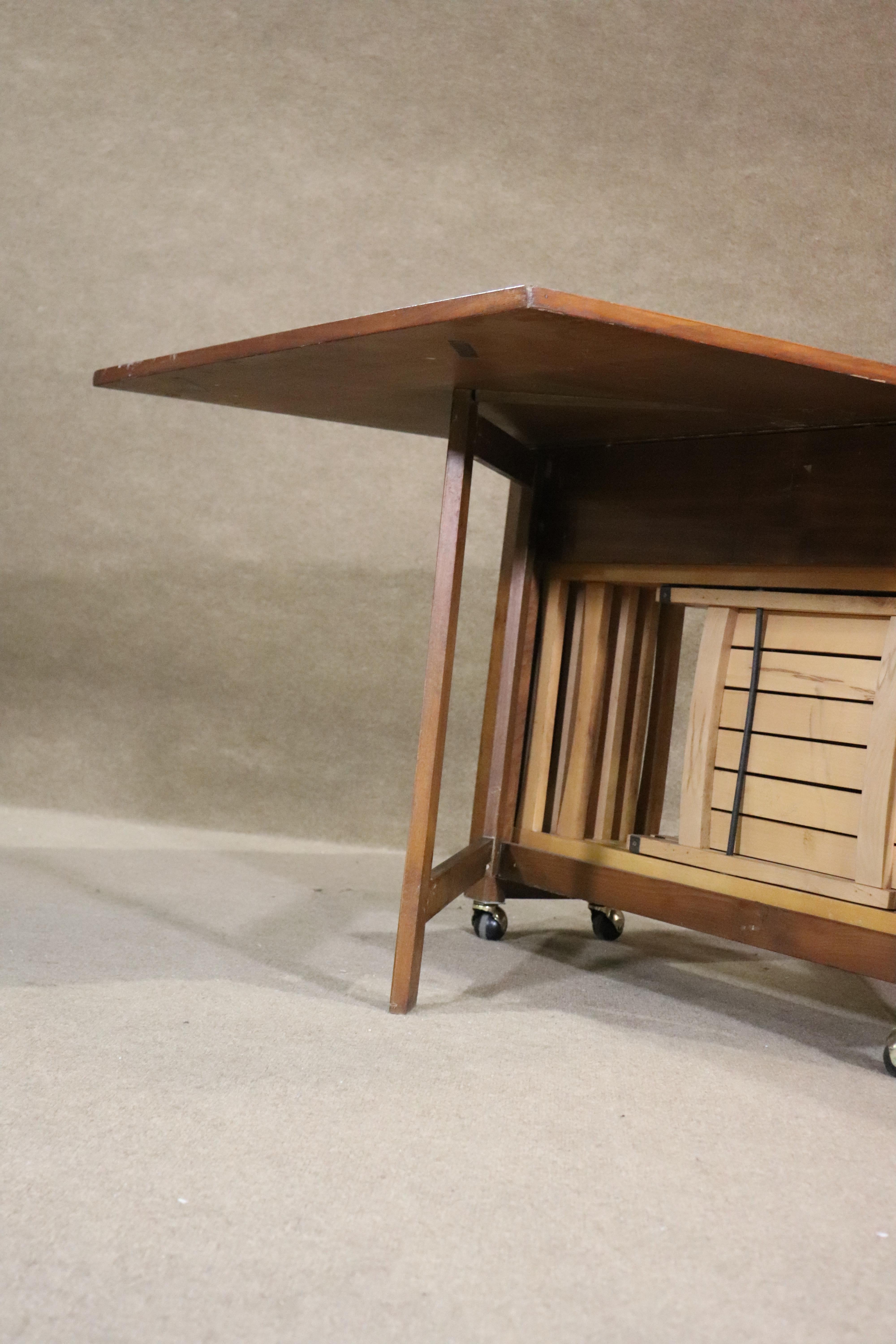 20ième siècle Ensemble de salle à manger vintage tout-en-un en vente