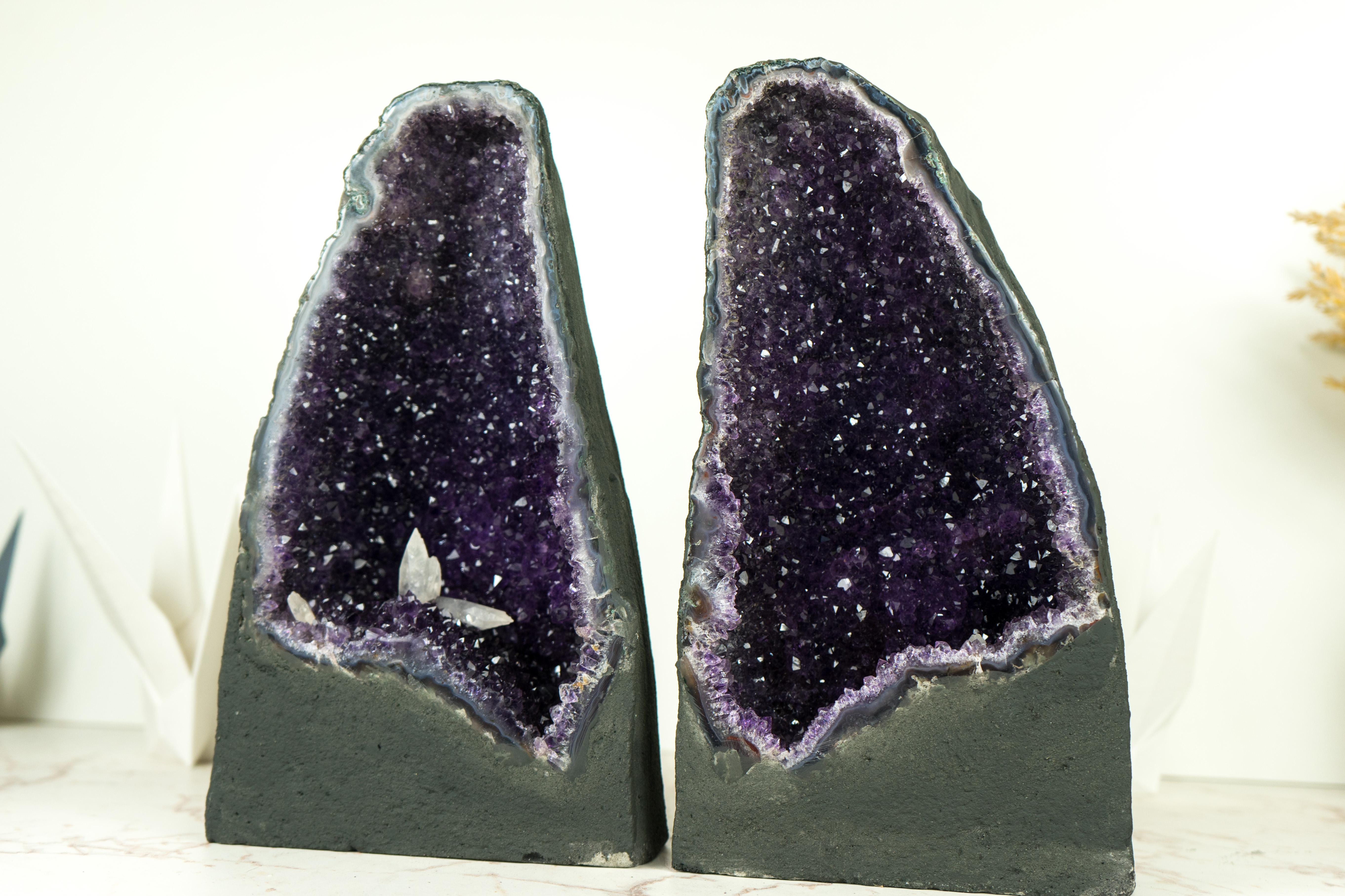 All-Natural Amethyst Geodes with Intact Calcite and Rich Purple Galaxy Amethyst  In New Condition In Ametista Do Sul, BR
