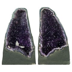 Géodes d'améthyste entièrement naturelles avec calcite intacte et riche améthyste galactique violette 