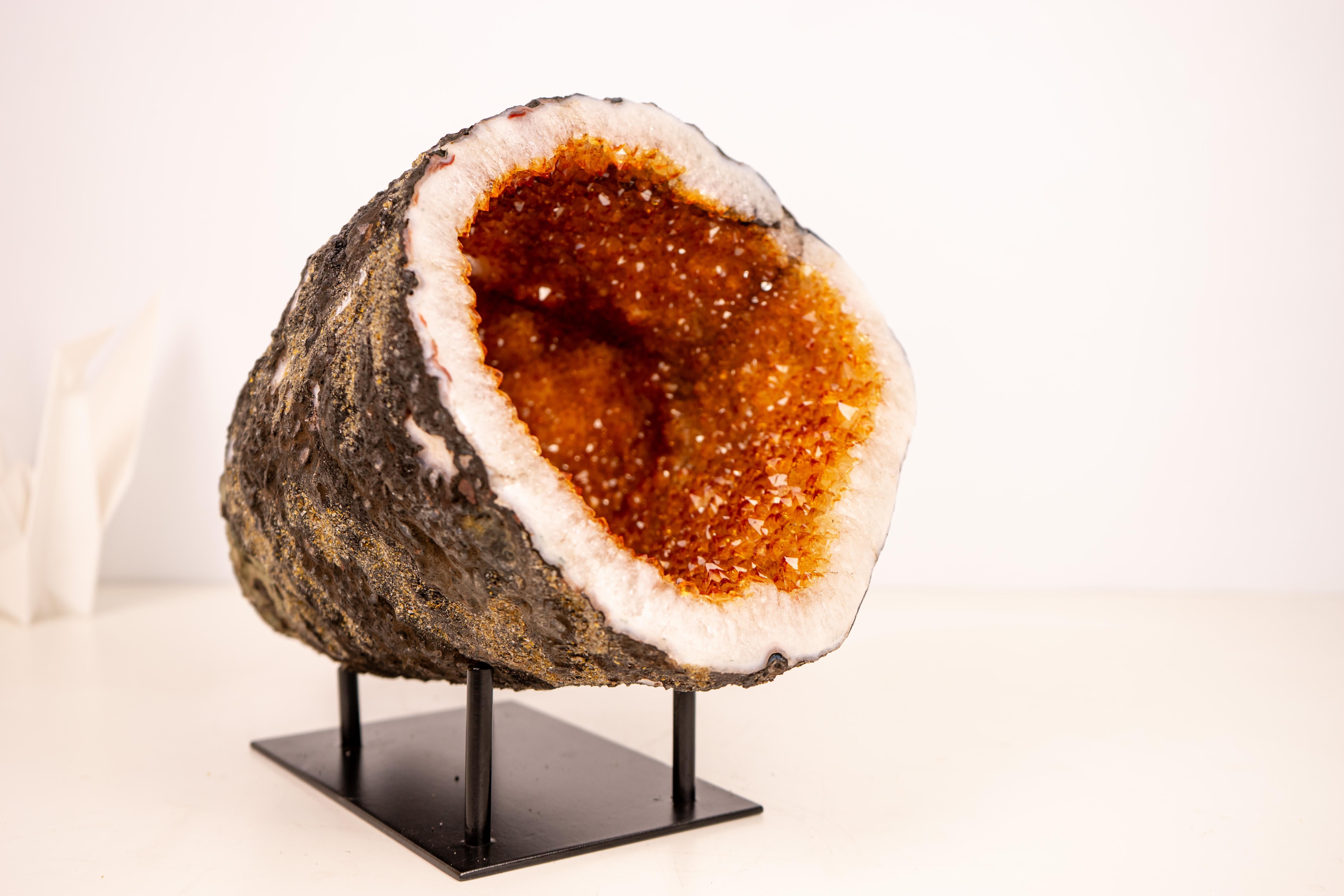Grotte de géode de citrine entièrement naturelle - Cristaux de druzy orange vif étincelants en vente 8