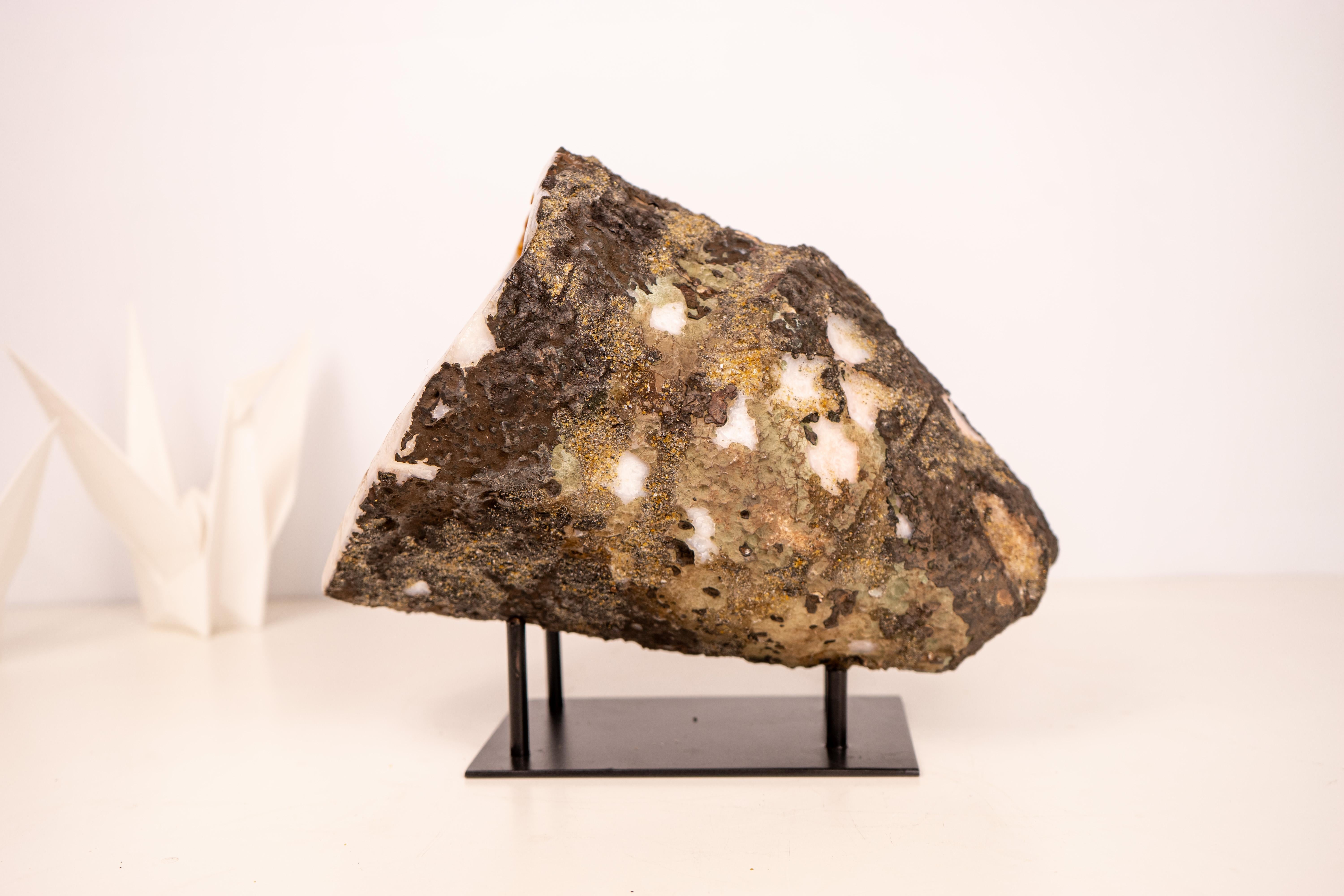 Brésilien Grotte de géode de citrine entièrement naturelle - Cristaux de druzy orange vif étincelants en vente