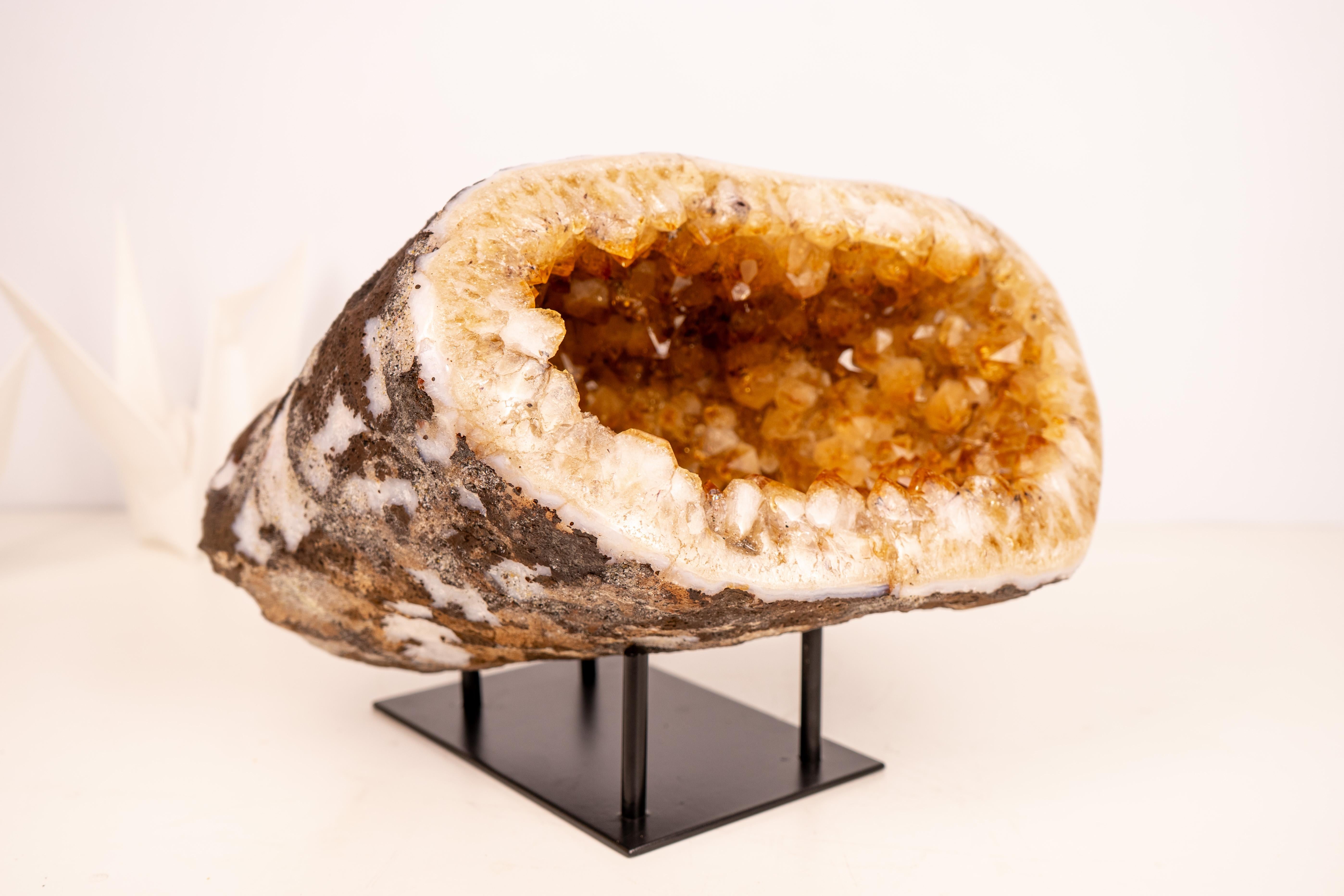 Géode de Citrine Naturelle Grotte avec pointes de Citrine Orange - Géode en forme d'OVNI en vente 8
