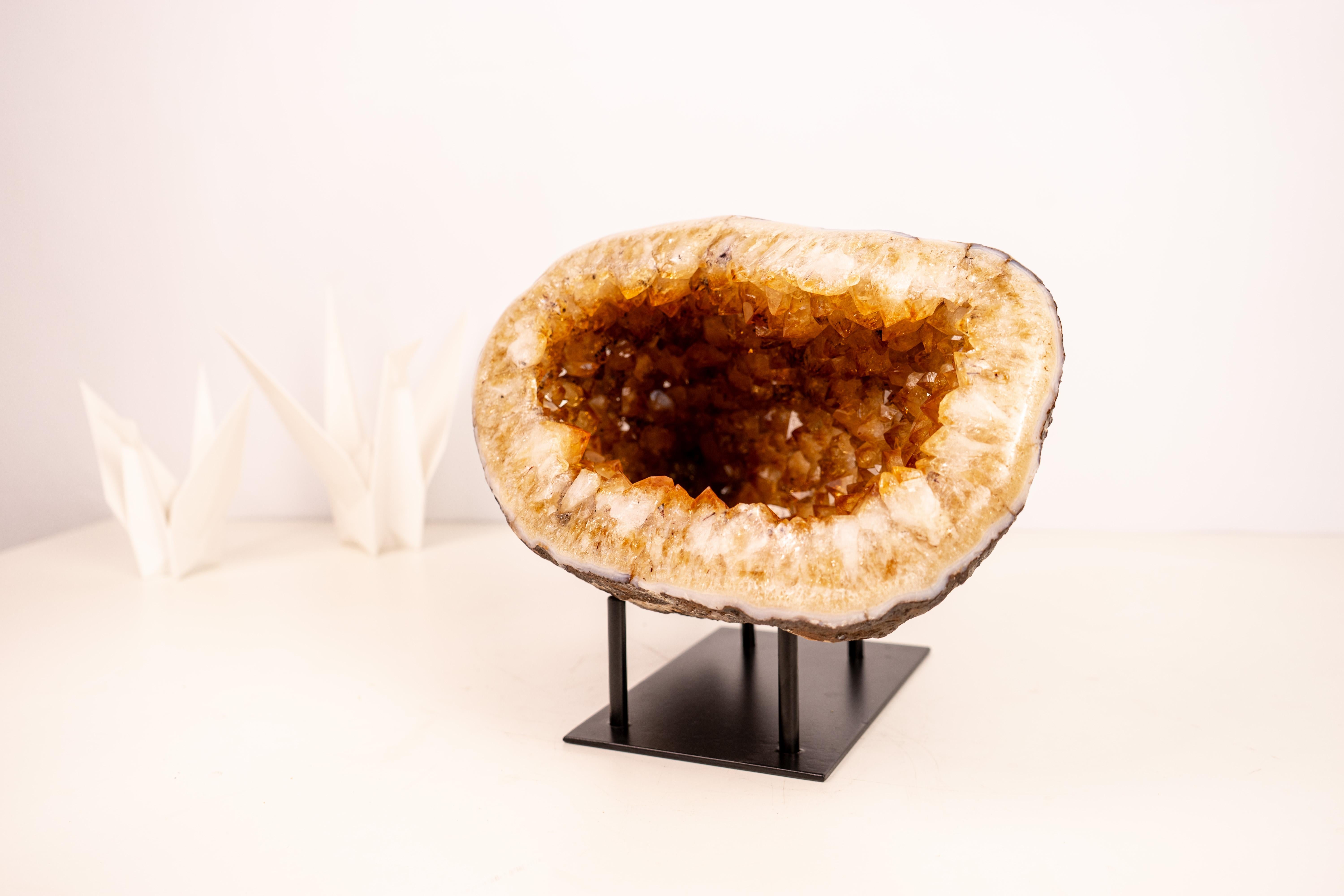 Géode de Citrine Naturelle Grotte avec pointes de Citrine Orange - Géode en forme d'OVNI en vente 10