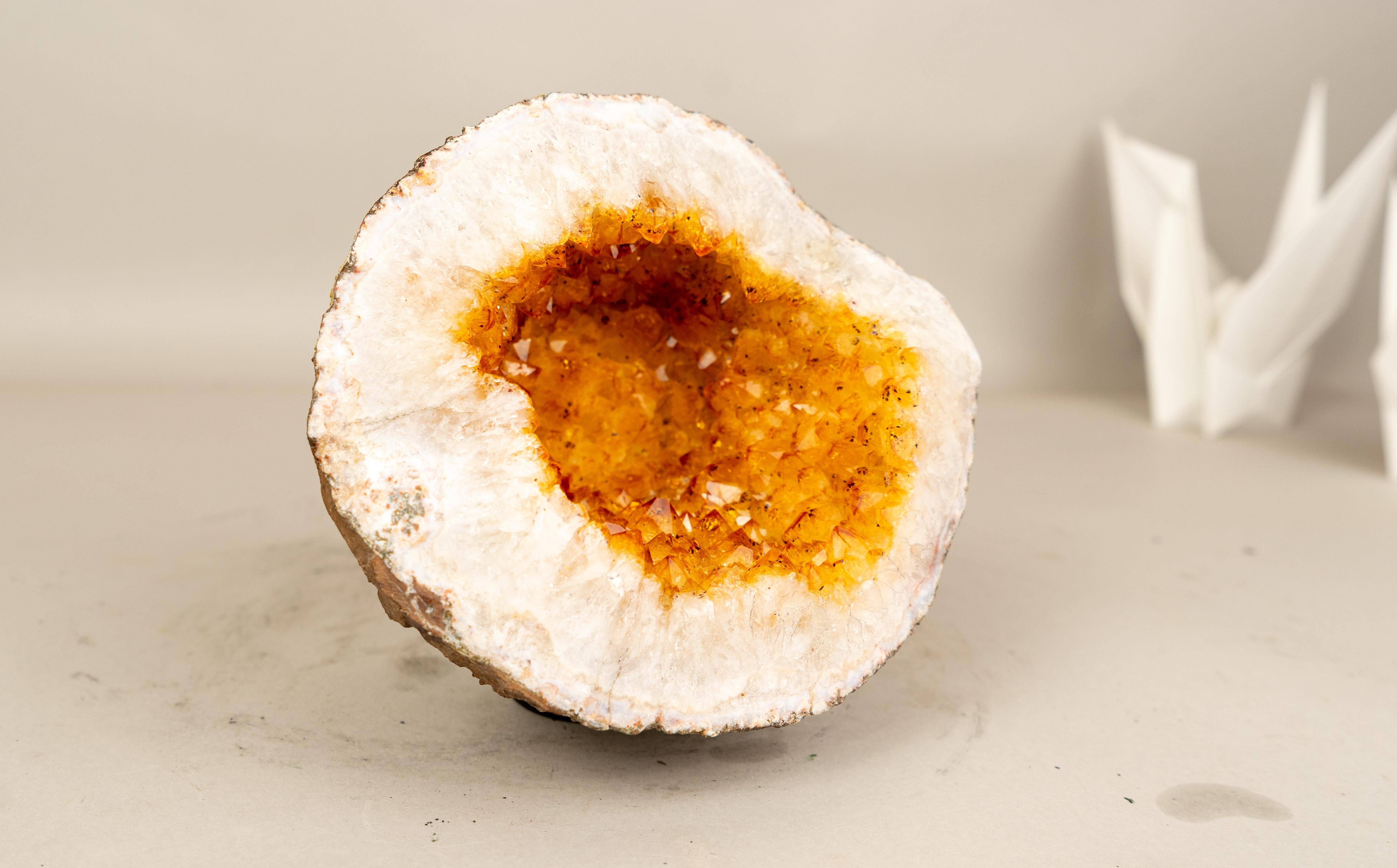 All-Natural Citrine Geode Cave with Sparkly Orange Citrine In New Condition For Sale In Ametista Do Sul, BR