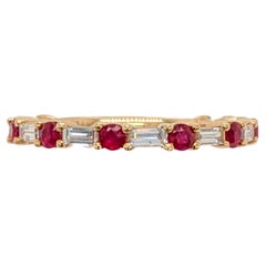Anillo de rubí natural con diamantes extraídos de la tierra en oro amarillo macizo de 14 quilates