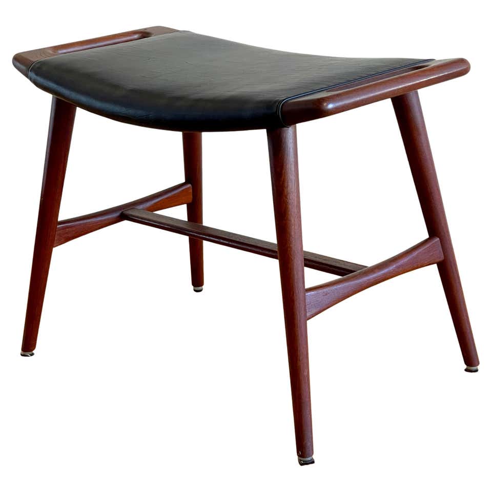 Hans Wegner Piano Stool at 1stDibs | modern piano stool