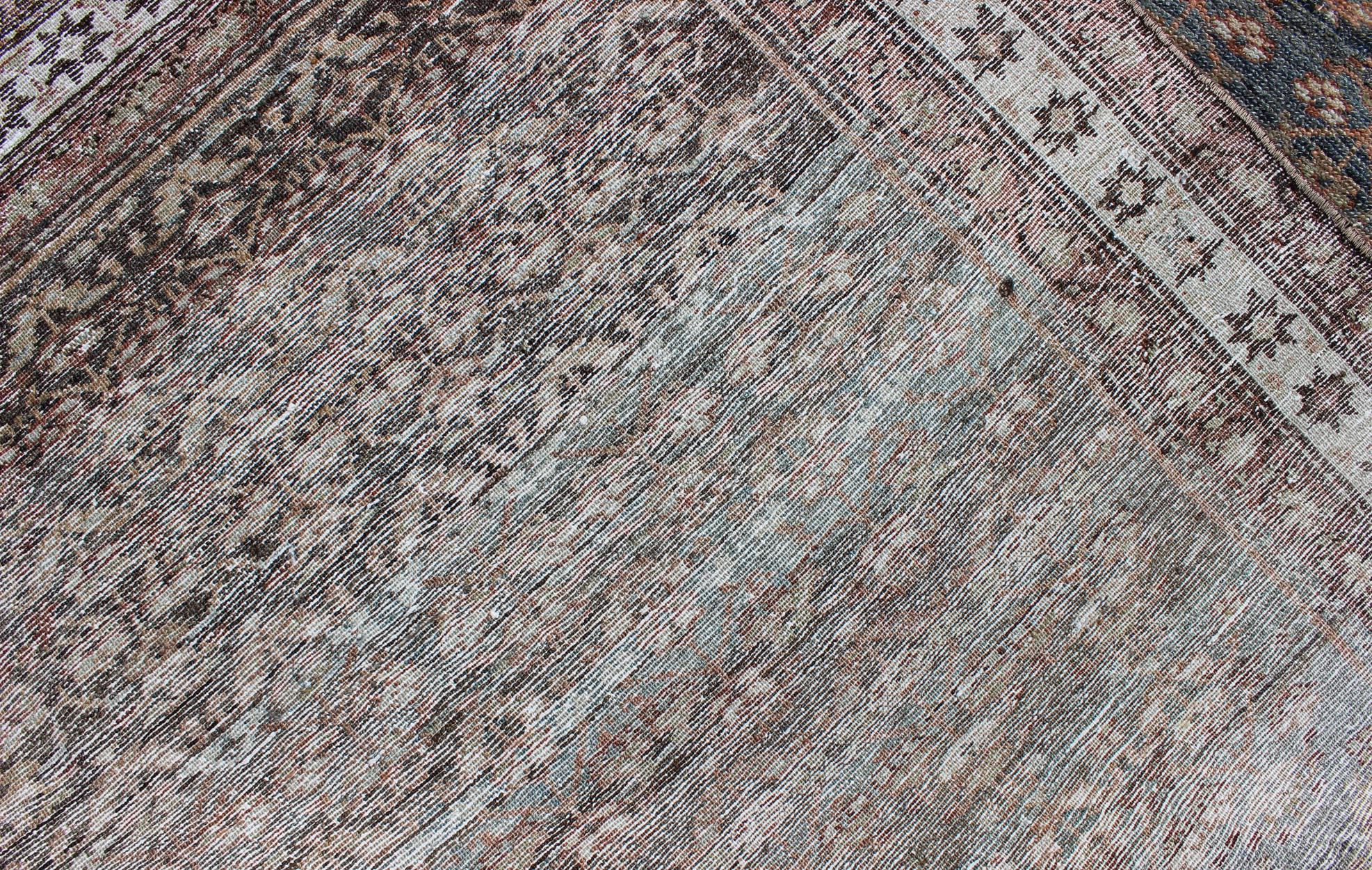 Runner antico persiano Malayer con design all over in marrone naturale in vendita 2