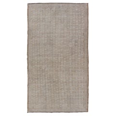 Türkischer Vintage-Kelim-Teppich in Hellbraun, Taupe und Erdtönen im All-Over-Design