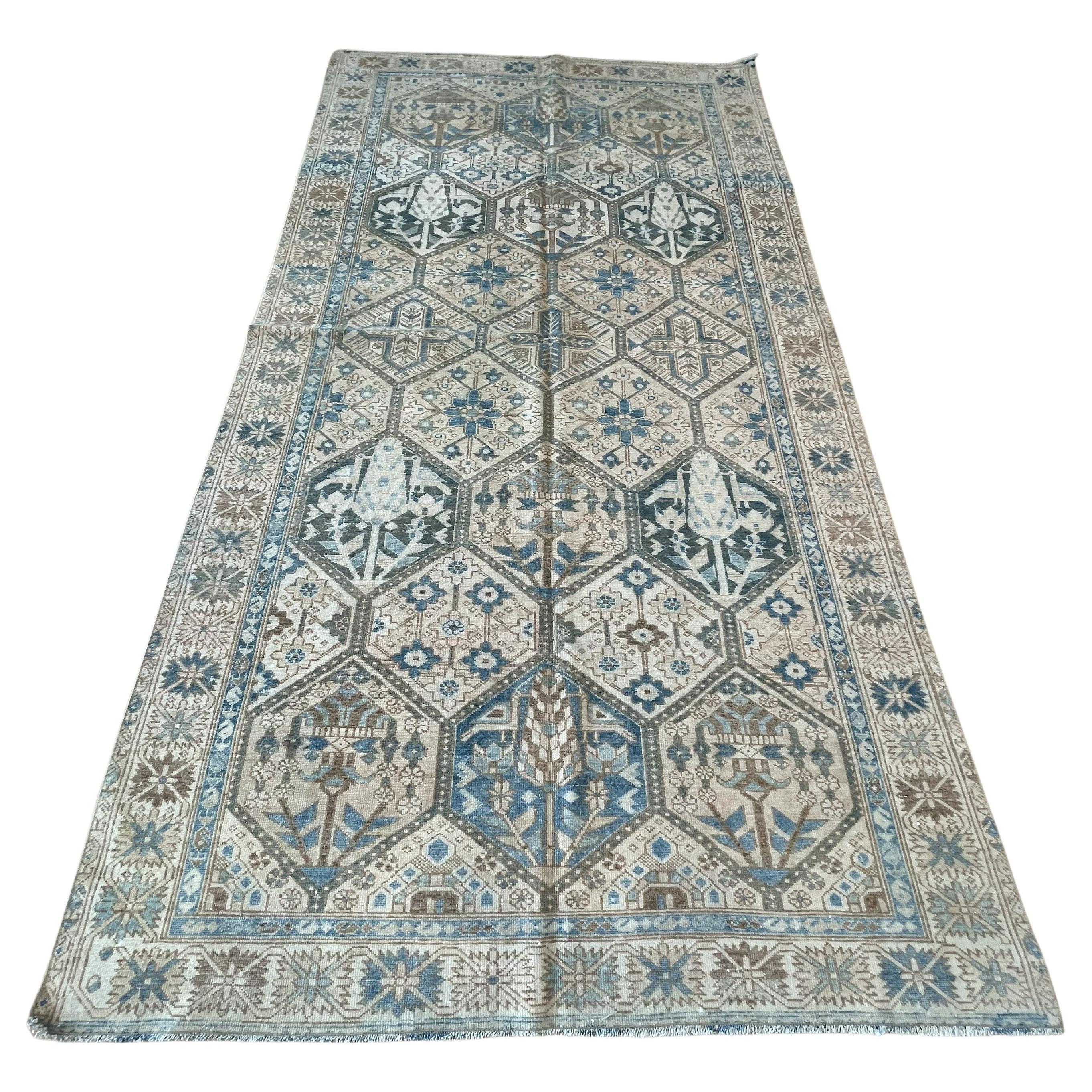 Geometrisches All-Over-Design Halbantiker persischer Bachtiari-Teppich