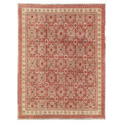 Tapis Khotan Design à fond gris clair et framboise