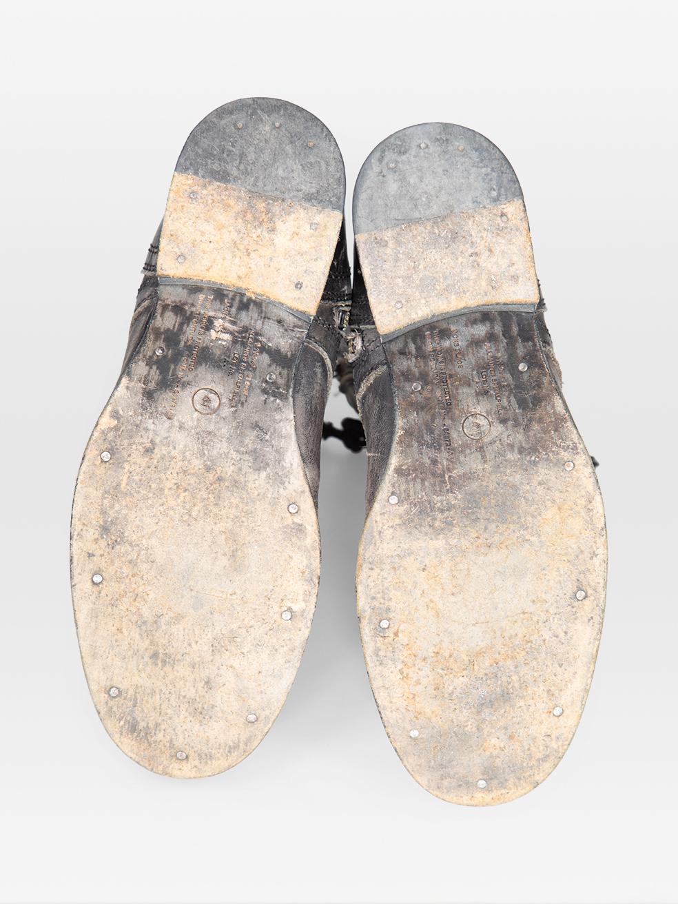 All Saints, stivali in pelle nera con lacci e segni di usura, misura IT 41 In condizioni ottime in vendita a London, GB