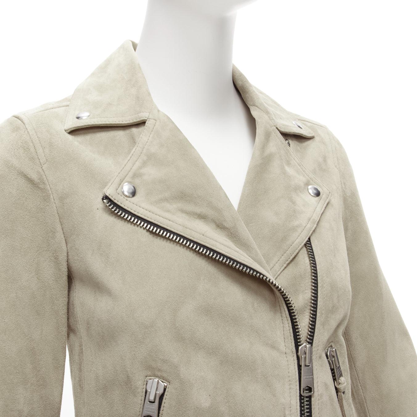ALL SAINTS Dalby grey goat suede leather silver hardware classic biker jacket UK6 XS
Reference: SNKO/A00256
Brand: All Saints
Model: Dalby
Material: Suede
Color: Beige
Pattern: Solid
Closure: Zip
Lining: Beige Fabric
Extra Details: Yoke and panels