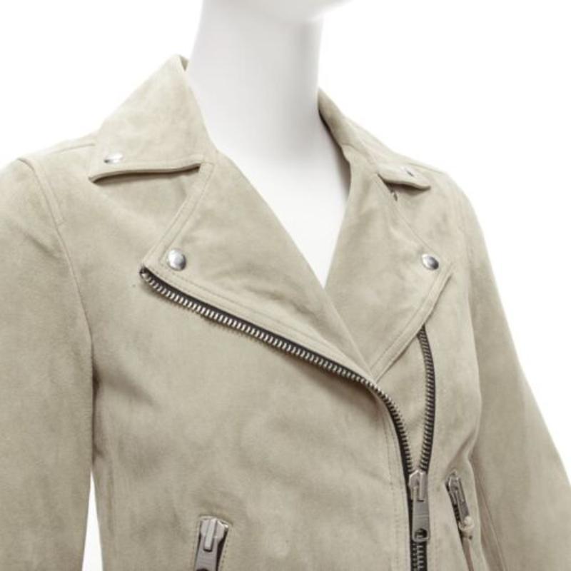 ALL SAINTS Chaqueta motera clásica Dalby de ante de cabra gris y herrajes plateados UK6 XS
Referencia: SNKO/A00256
Marca: Todos los Santos
Model No: Dalby
Material: Ante
Color: Beige
Patrón: Sólido
Cierre: cremallera
Forro: Tejido beige
Detalles