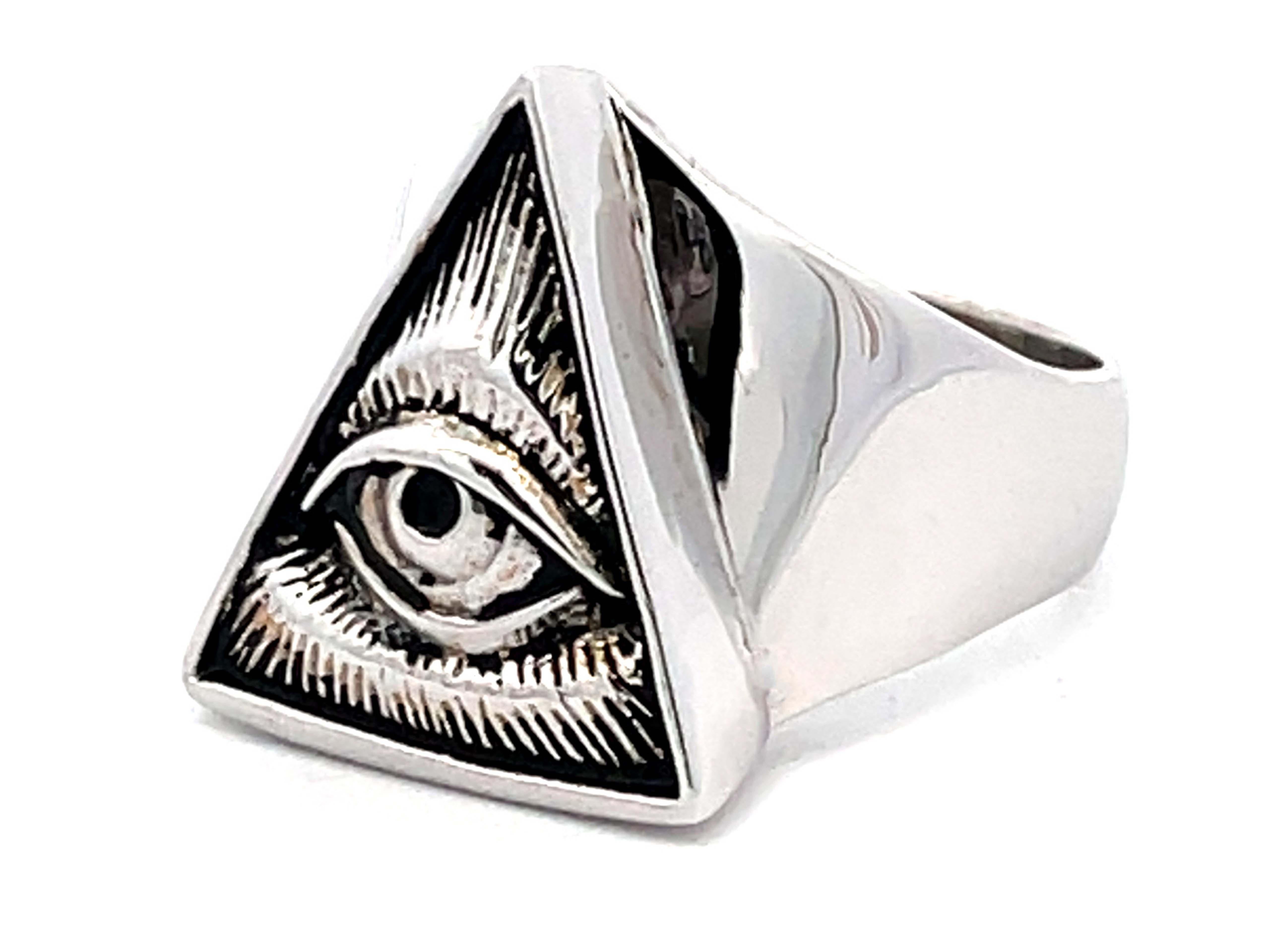 All Seeing Eye Triangle Ring in 18k White Gold In Excellent Condition For Sale In Honolulu, HI