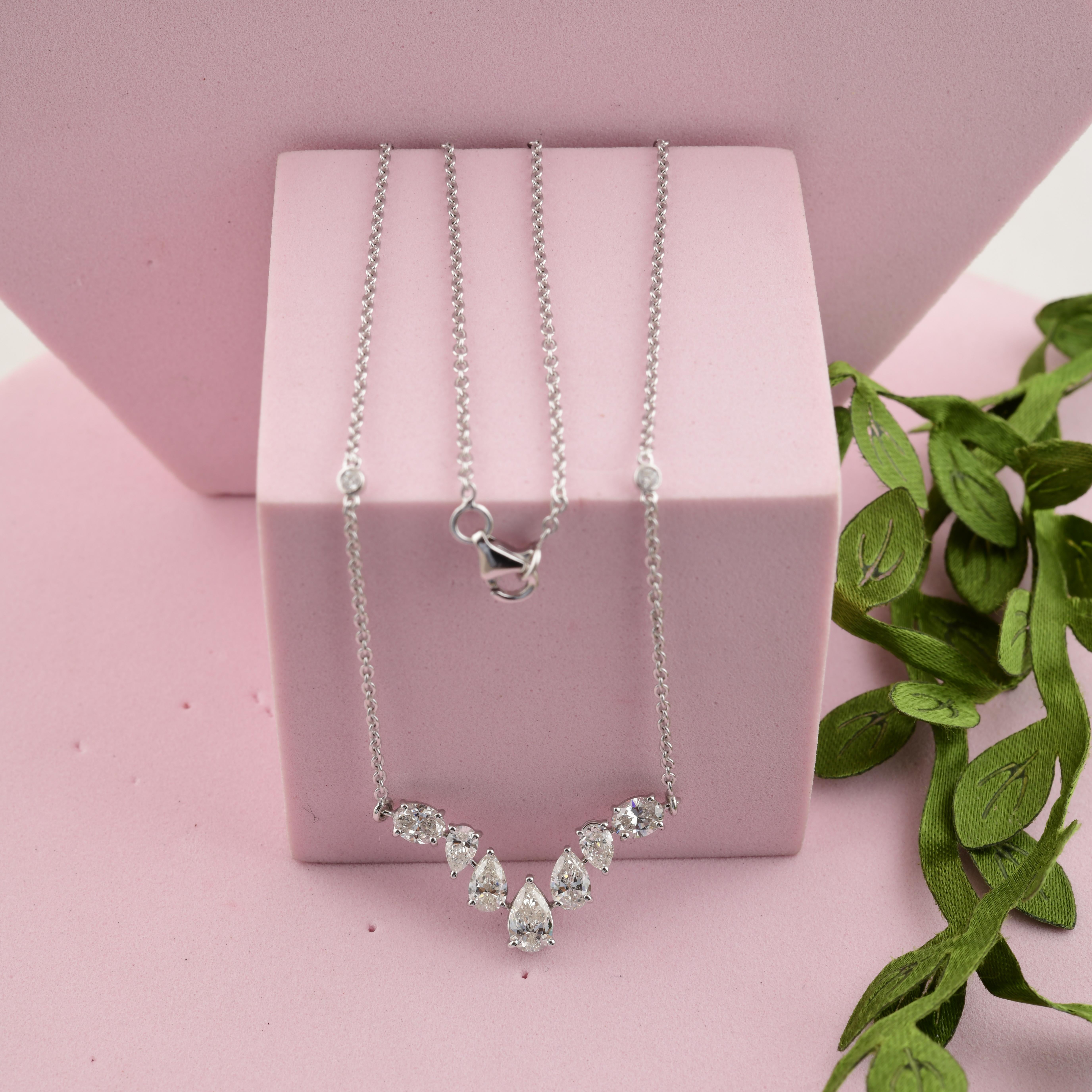 All Tariff Paid Pear Round 2.05Ct Diamond V Shaped Chain Halskette 18K Weißgold (Gemischter Schliff) im Angebot
