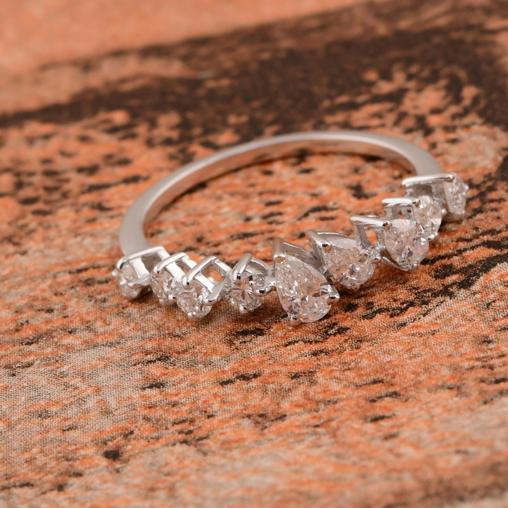 in vendita:  Tutte le tariffe pagate Anello a mezza eternità con diamante rotondo a pera in oro bianco 18 carati 5