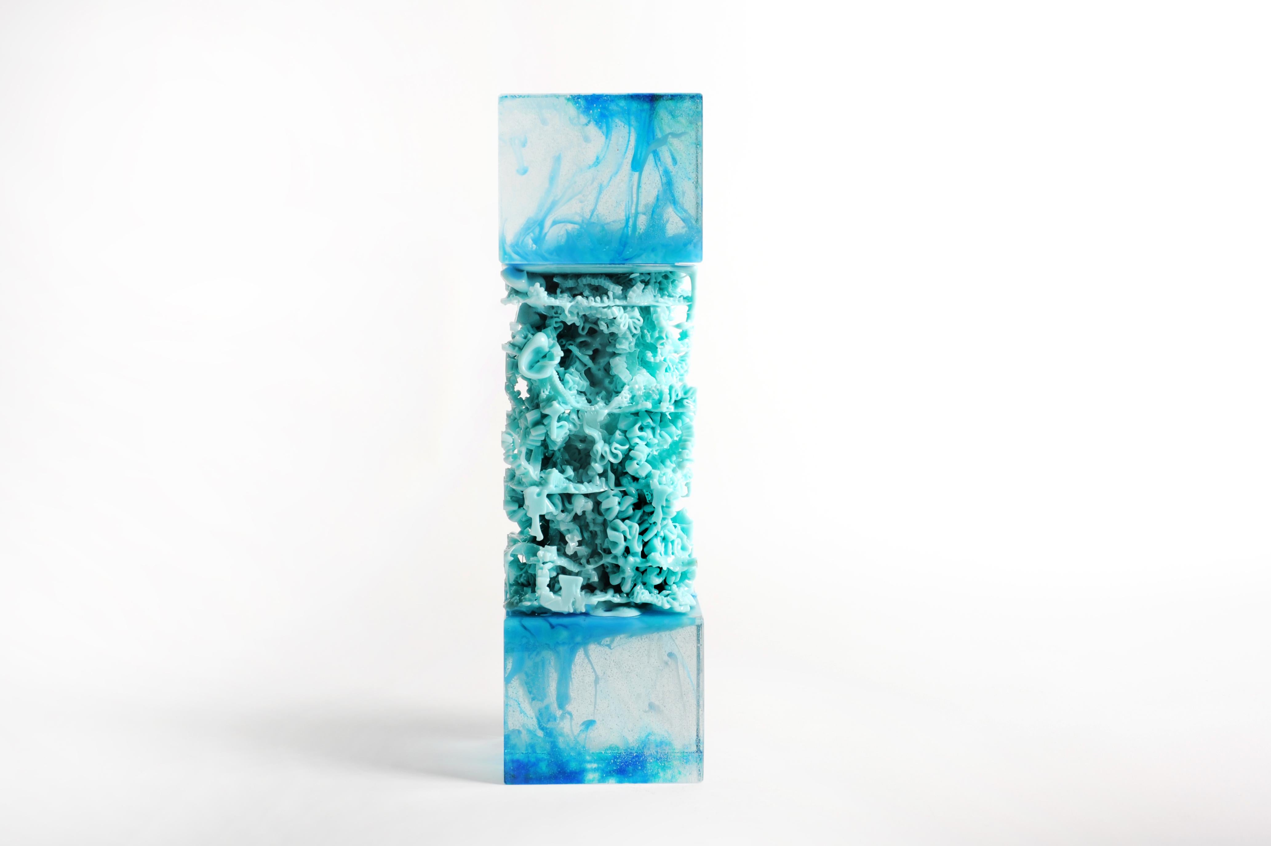 Una colaboración entre Studio Orfeo Quagliata y Tony Wurman, de Wunderwurks Design. Una unión sin precedentes del espectacular trabajo en vidrio de Orfeo, un proceso obsesivo creado hirviendo cristal reciclado de alta calidad con color para crear