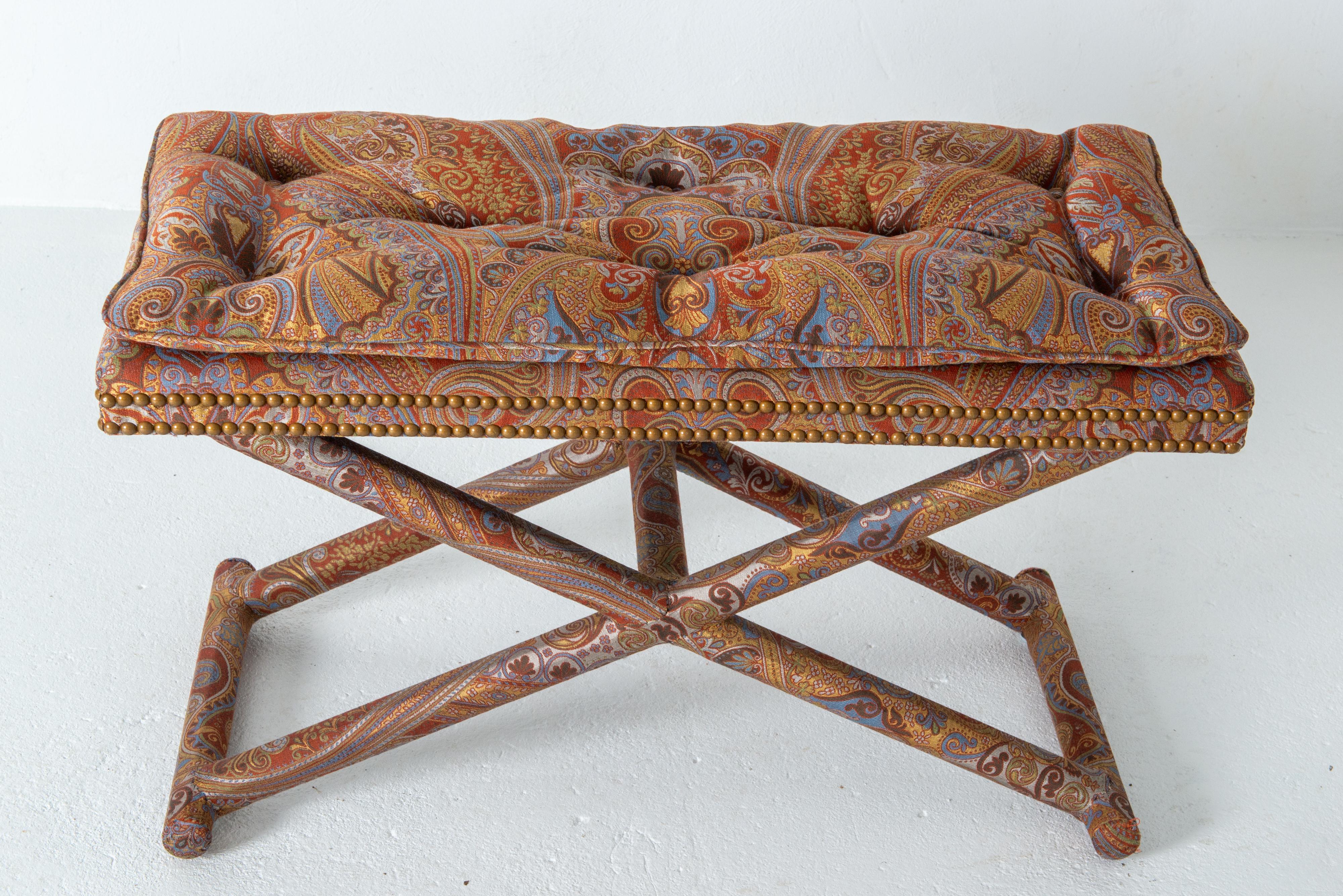 Mid-Century Modern All Upholstered X Form Base Paisley Bench, Billy Baldwin Style en vente