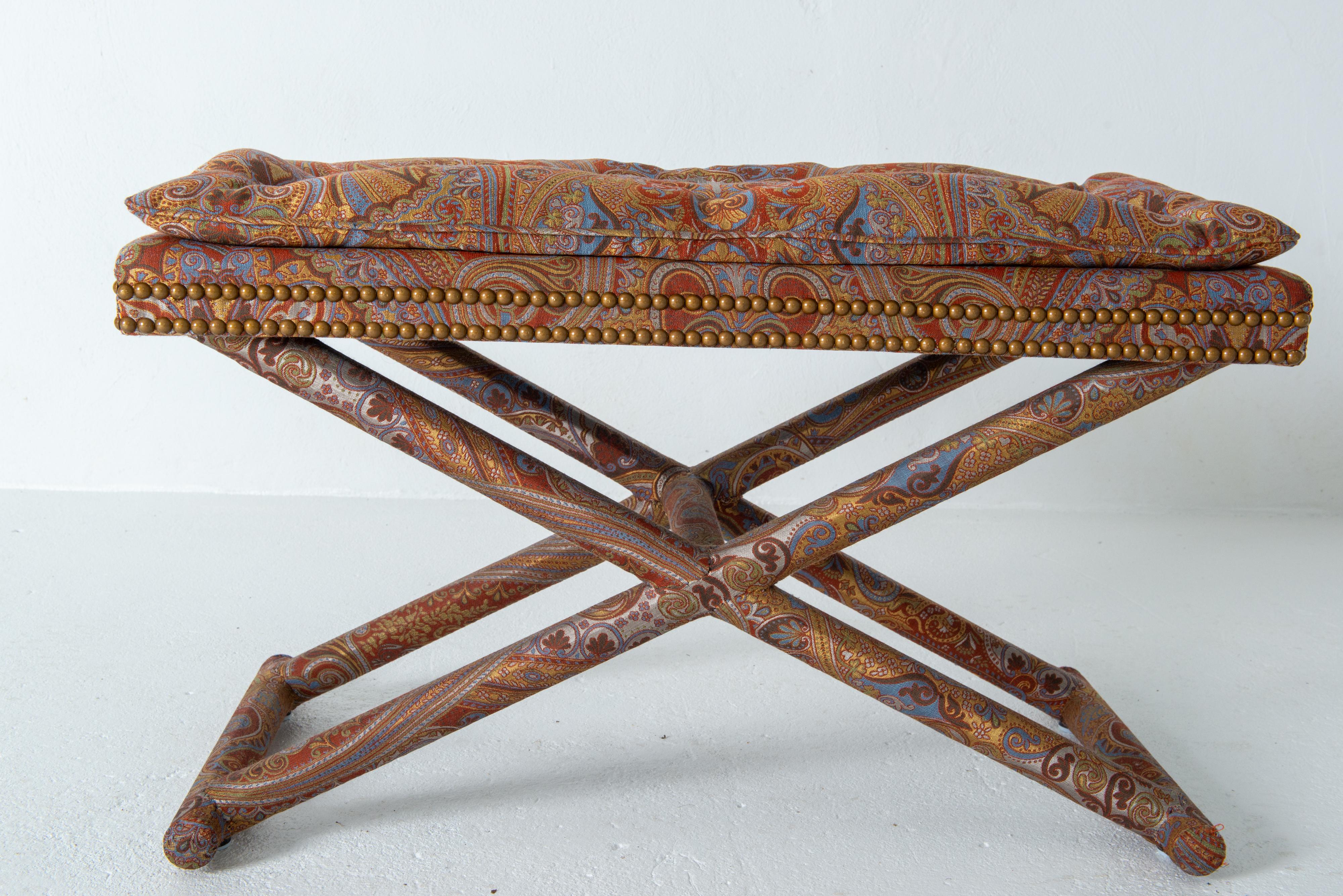 Américain All Upholstered X Form Base Paisley Bench, Billy Baldwin Style en vente