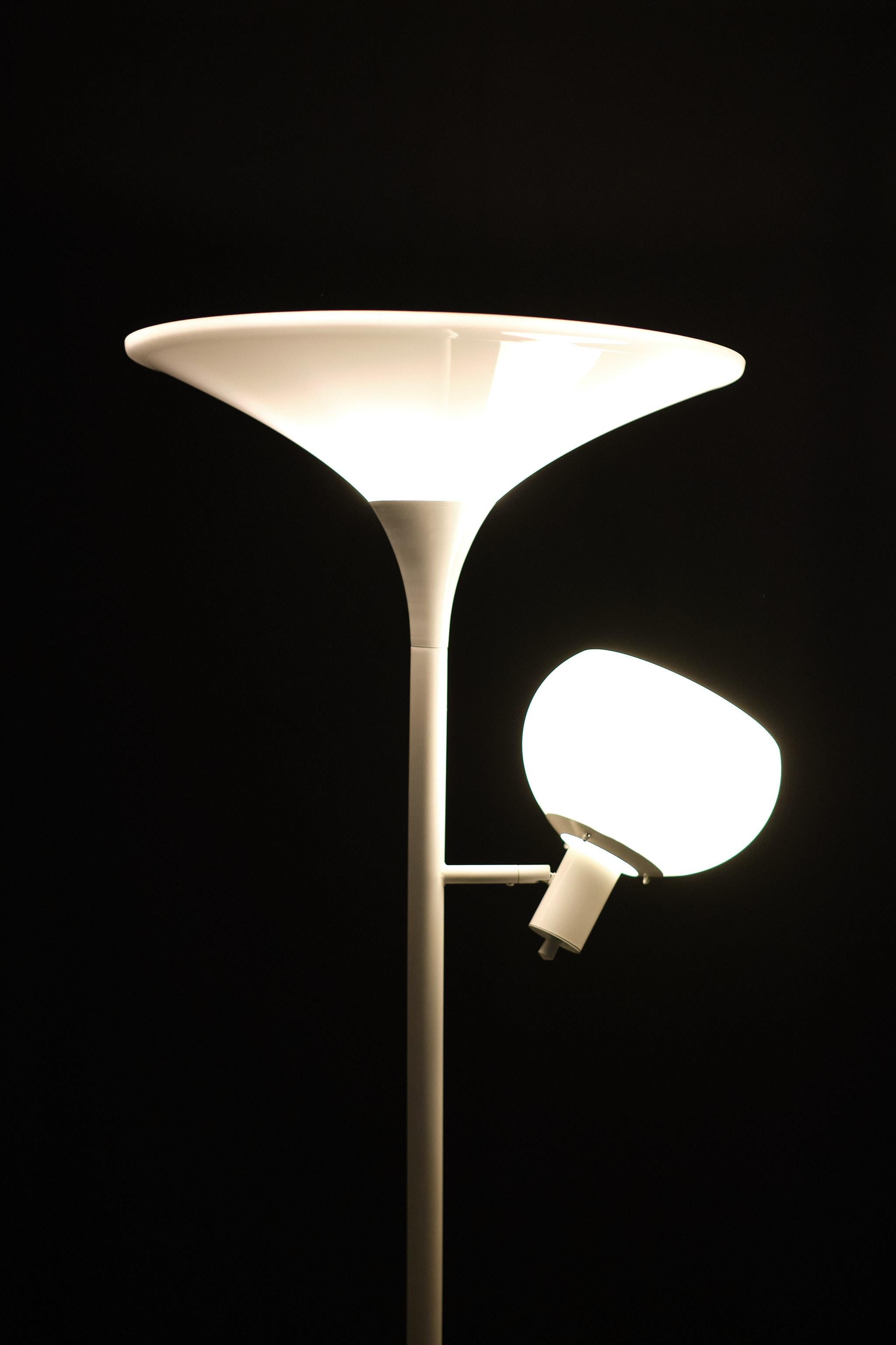 All White  Floor lamp  1980s Holland For Sale 2