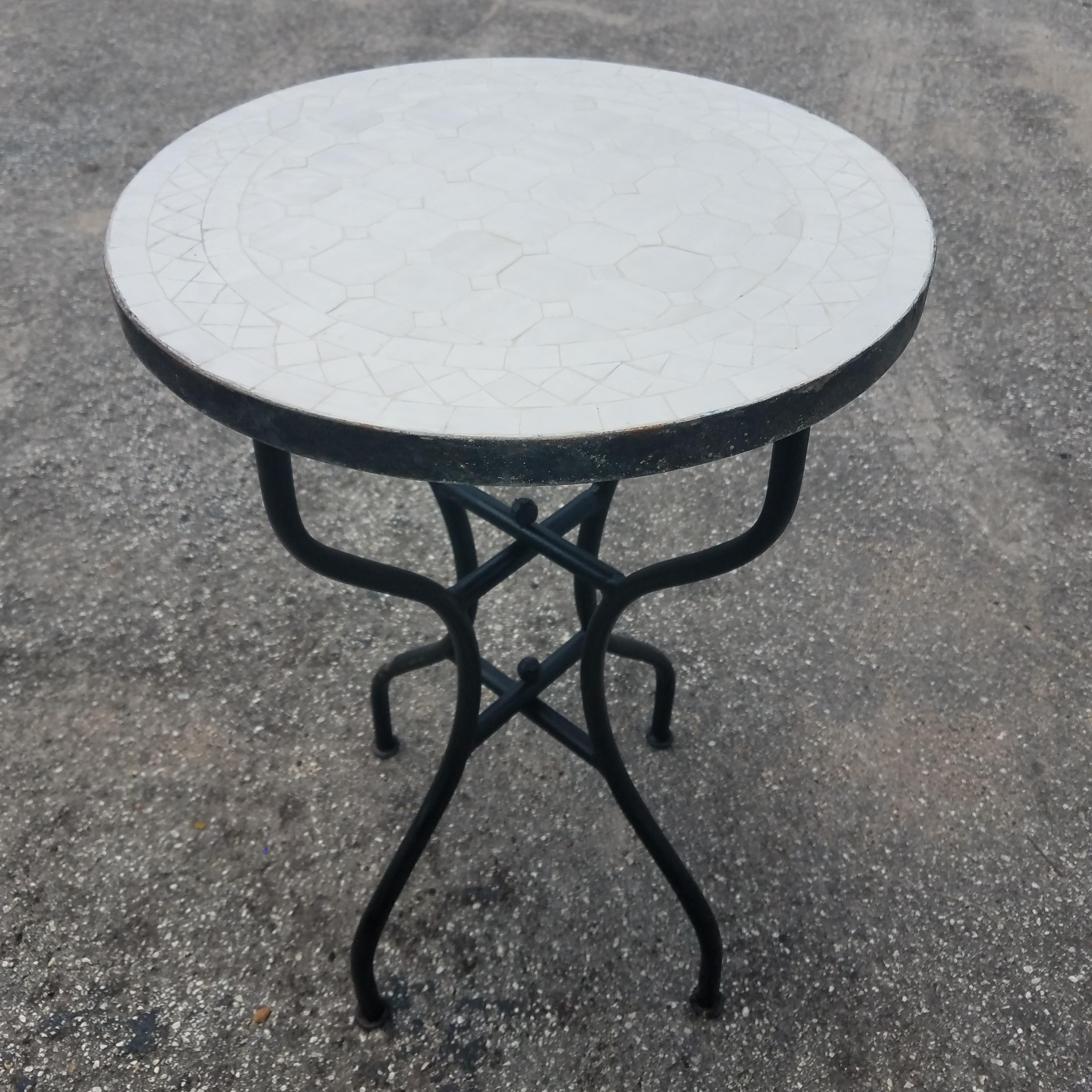 All White Moroccan Mosaic Side Table, CR4 In Excellent Condition For Sale In Orlando, FL