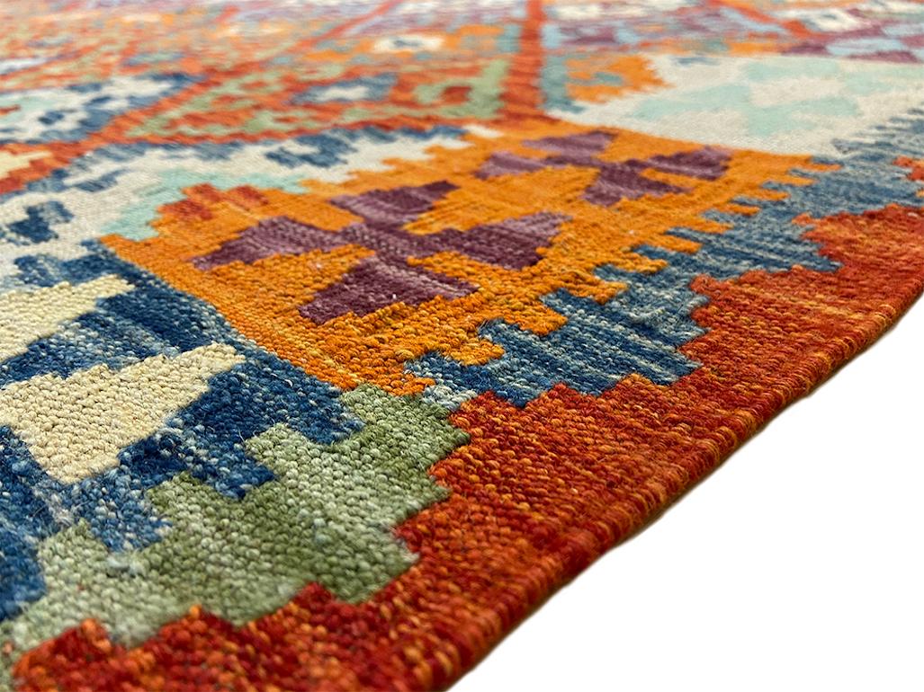 All Wool Colorful Kilim 6′ 9″ x 9′ 9″ In New Condition For Sale In Winnetka, IL