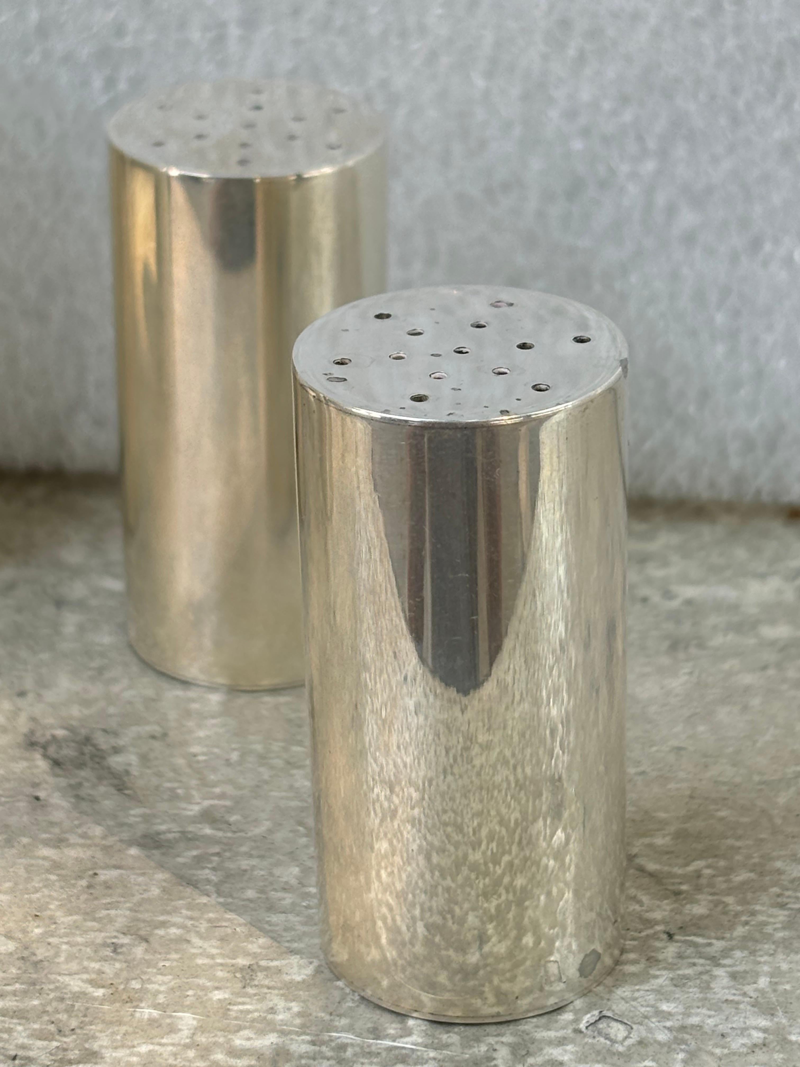 Shakers in argento per pepe di Allan Adler in vendita 1