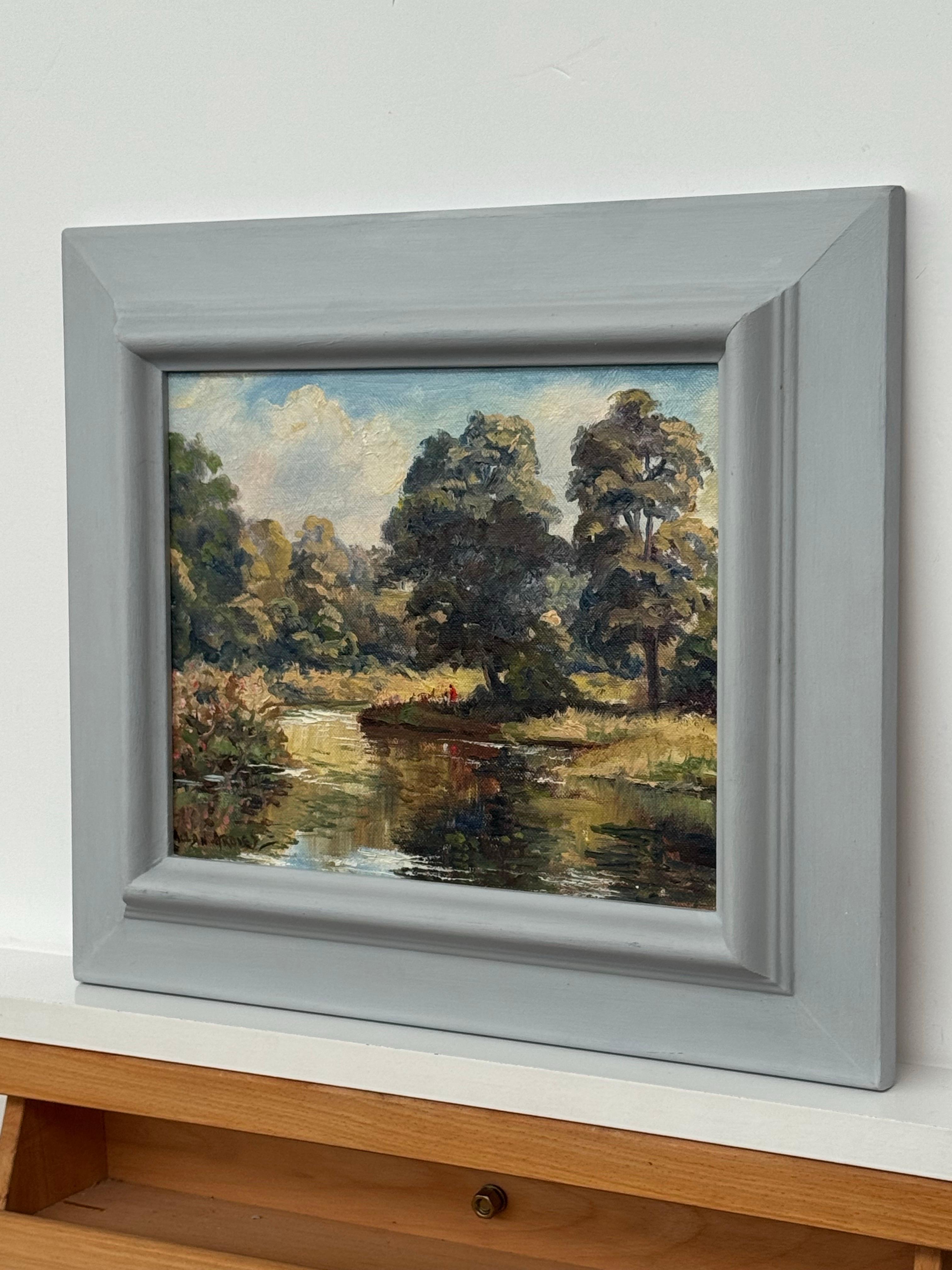 Figuras en un bosque junto a la orilla de un río en Irlanda del Norte por un artista del siglo XX - Landscape Painting Gris de Allan Ardies