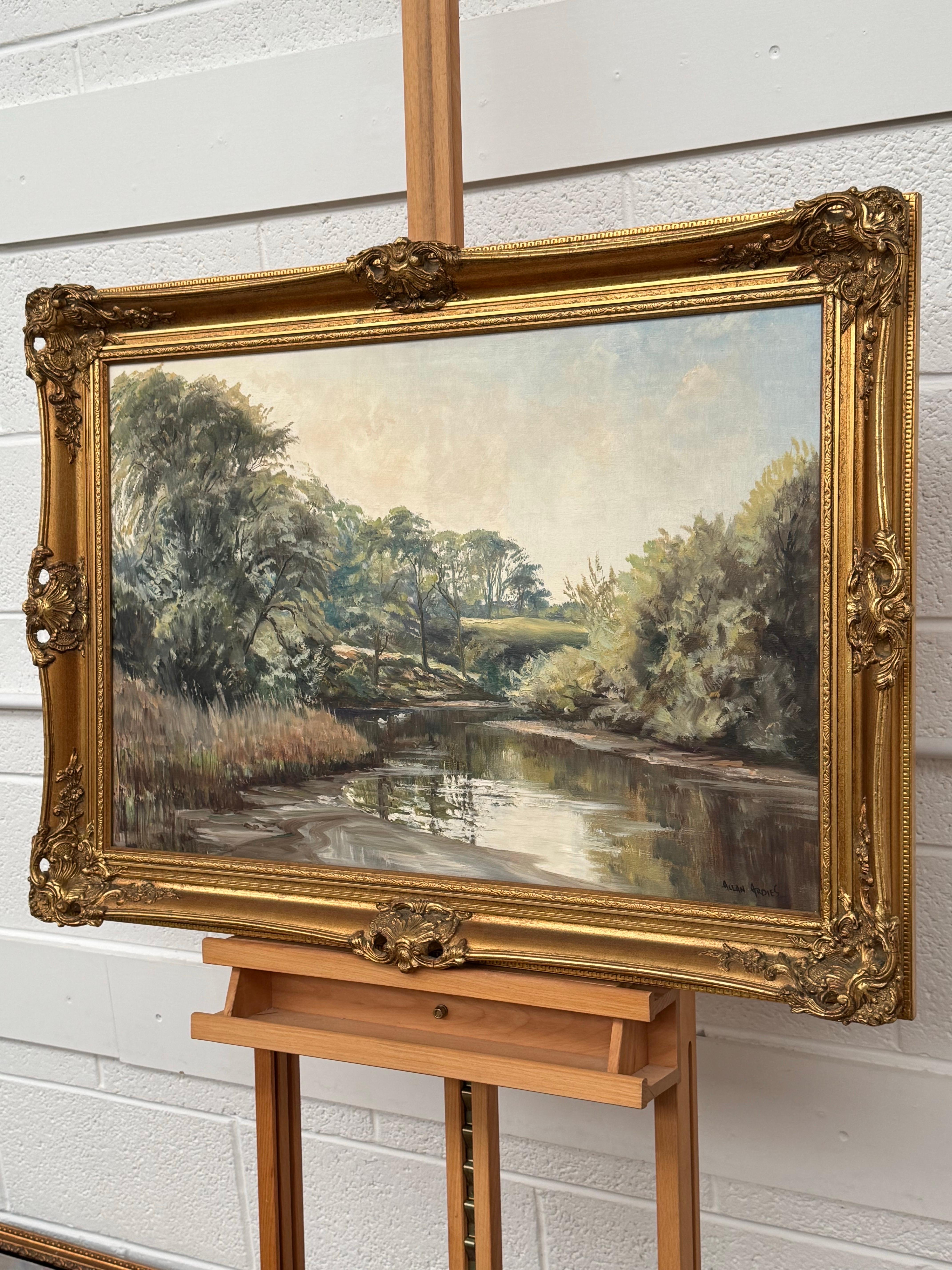 Vintage Ölgemälde einer von Bäumen gesäumten Flusslandschaft in der irischen Landschaft (Braun), Figurative Painting, von Allan Ardies
