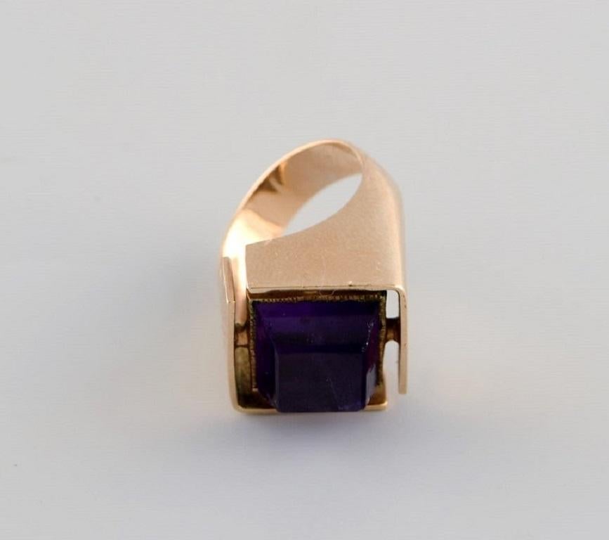 Women's Allan Børge Larsen, Danish goldsmith. Modernist vintage ring in 14 carat gold For Sale