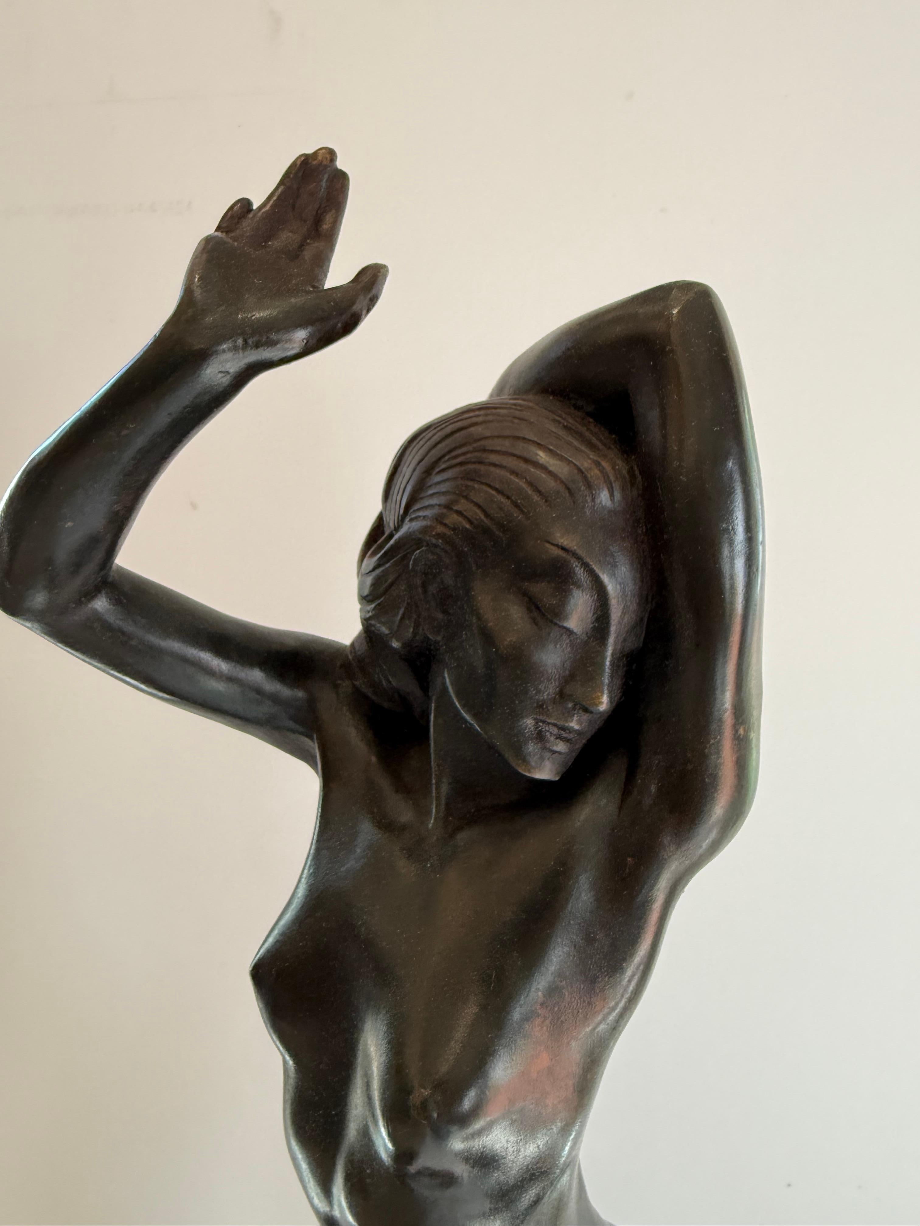 Danseuse Art déco - Or Nude Sculpture par Allan Clark