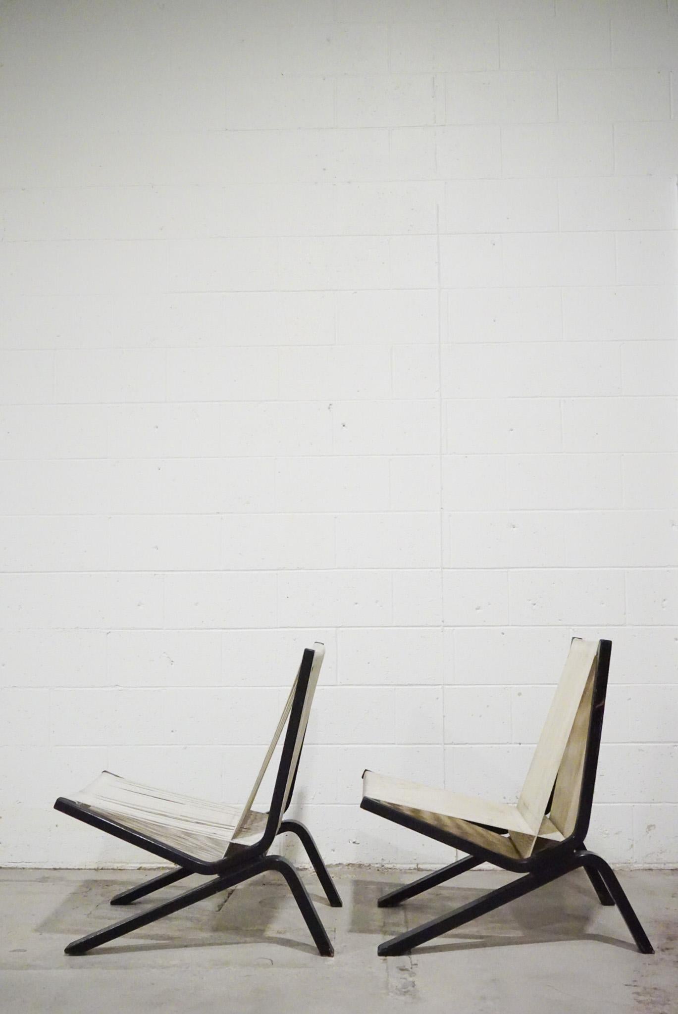 Allan Gould Rare Pair Wood and String Lounge Chairs Circa 1952 In Good Condition For Sale In San Diego, CA